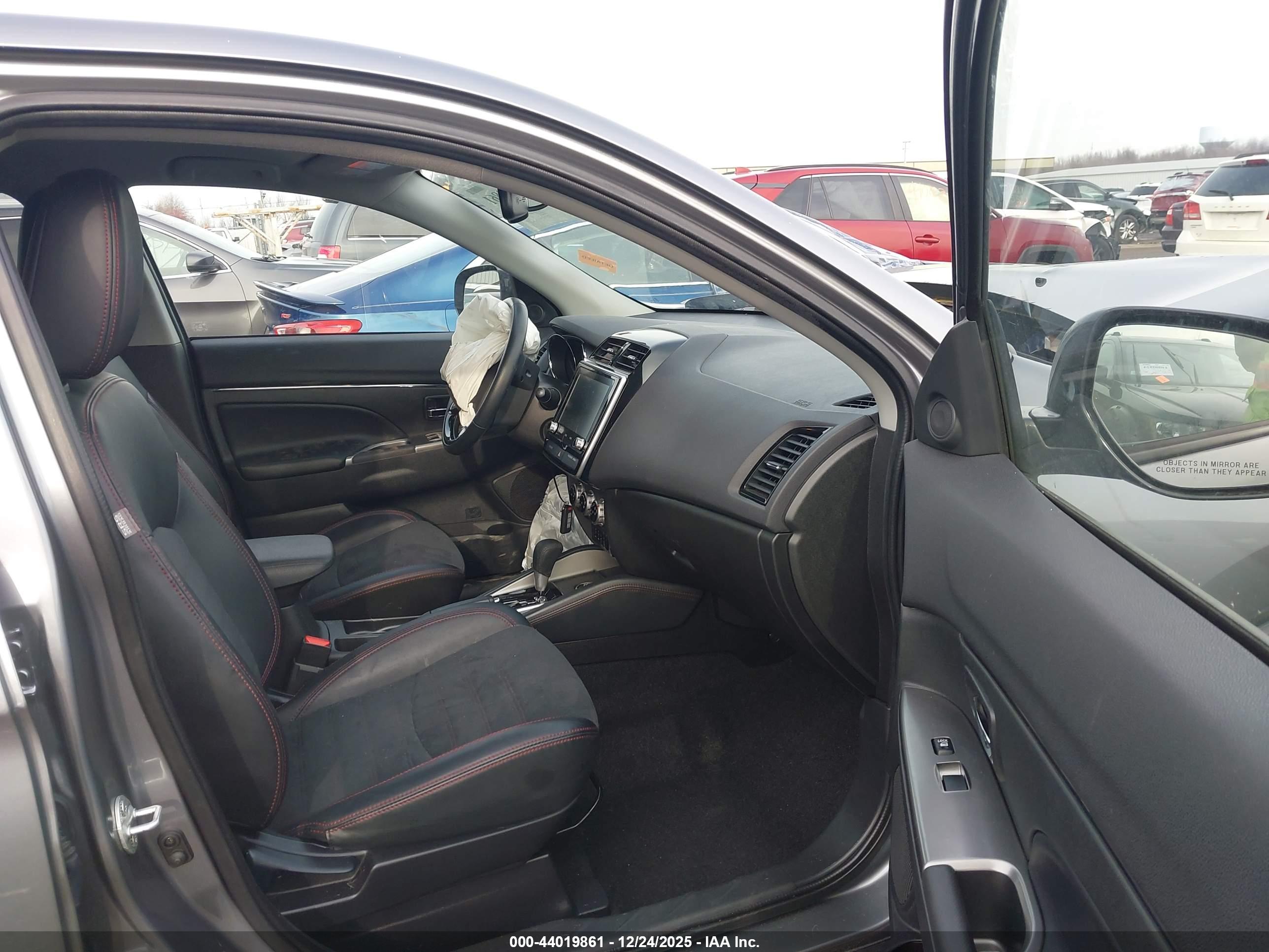 MITSUBISHI OUTLANDER image 5