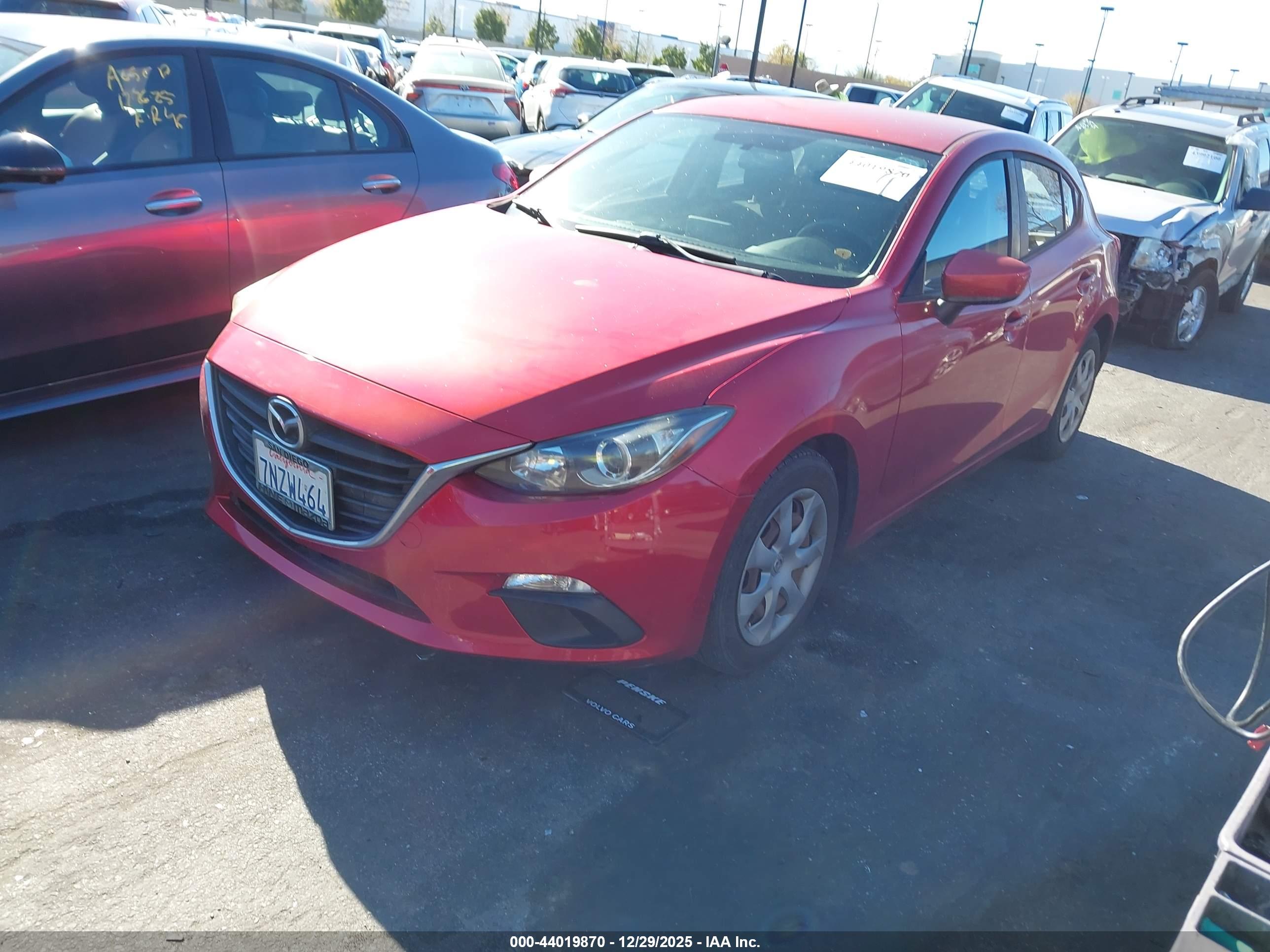 MAZDA MAZDA3 image 2
