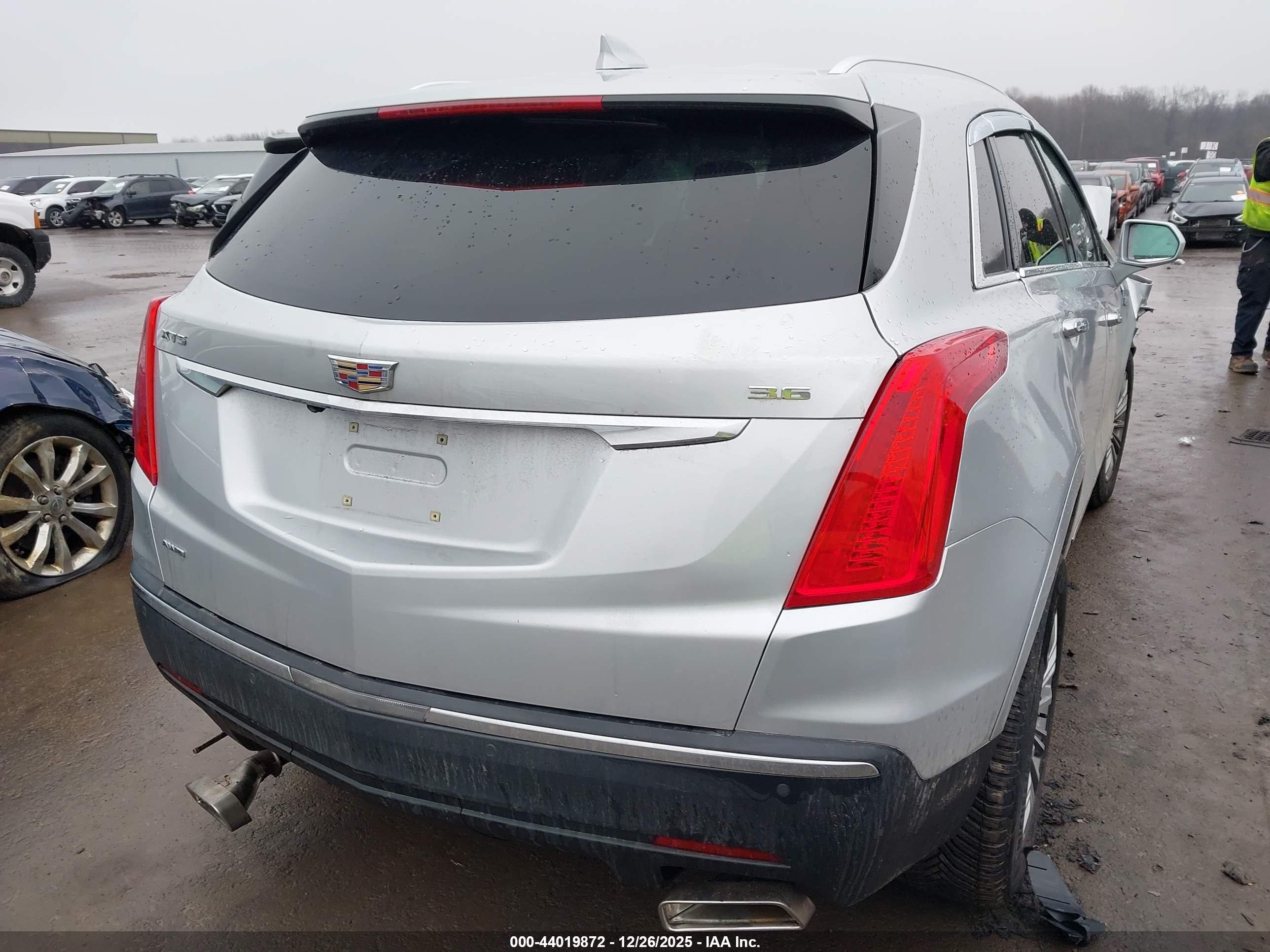 CADILLAC XT5 image 4