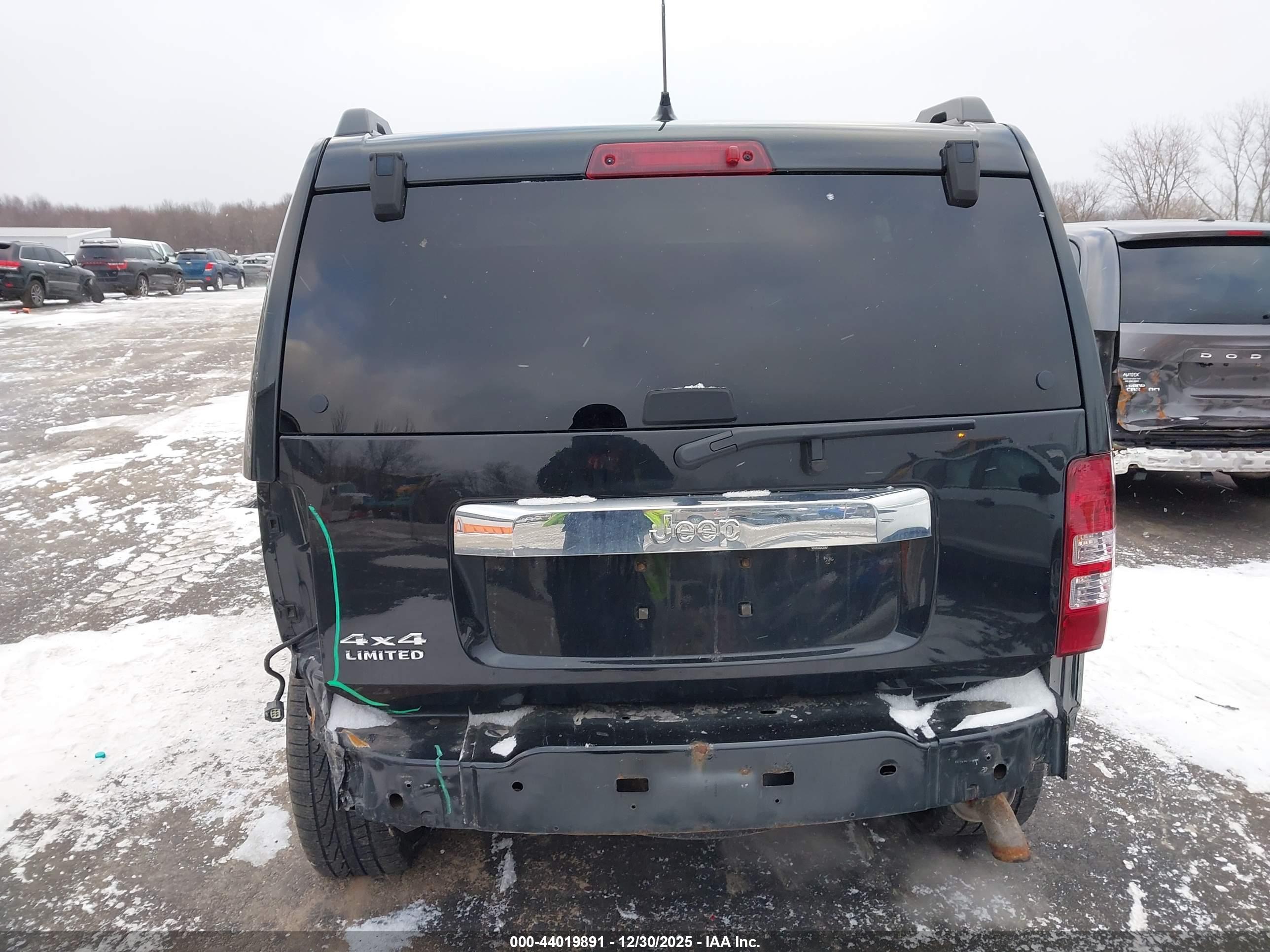 JEEP LIBERTY image 6