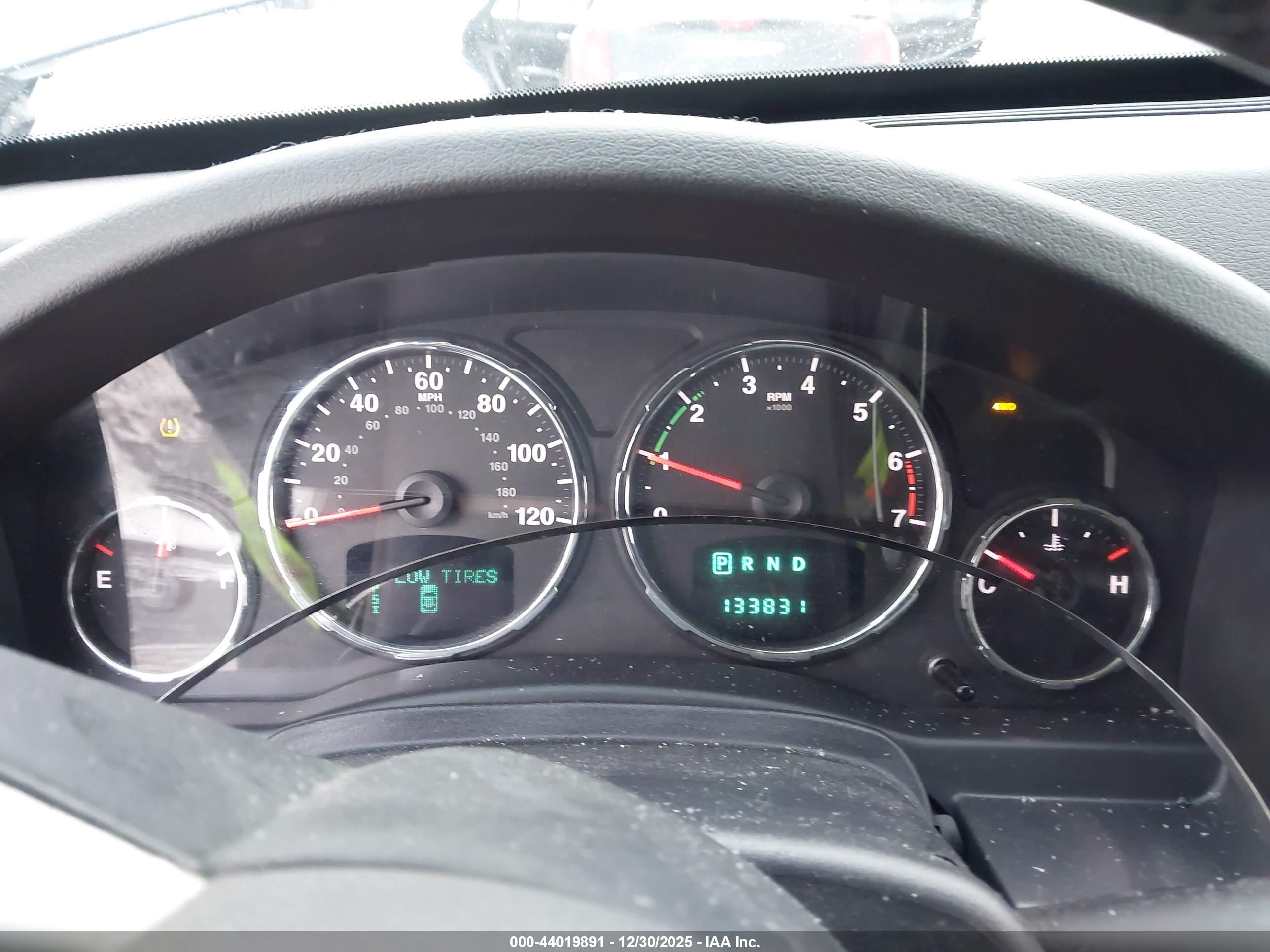 JEEP LIBERTY image 7
