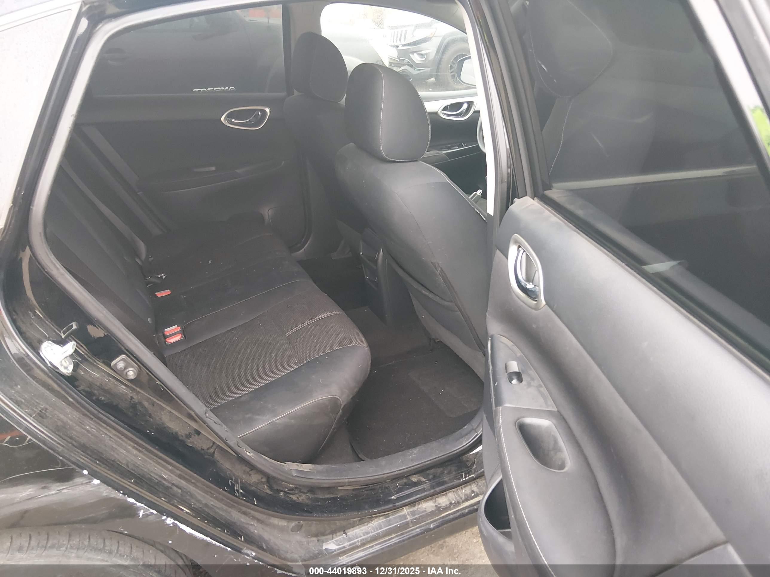 NISSAN SENTRA image 8