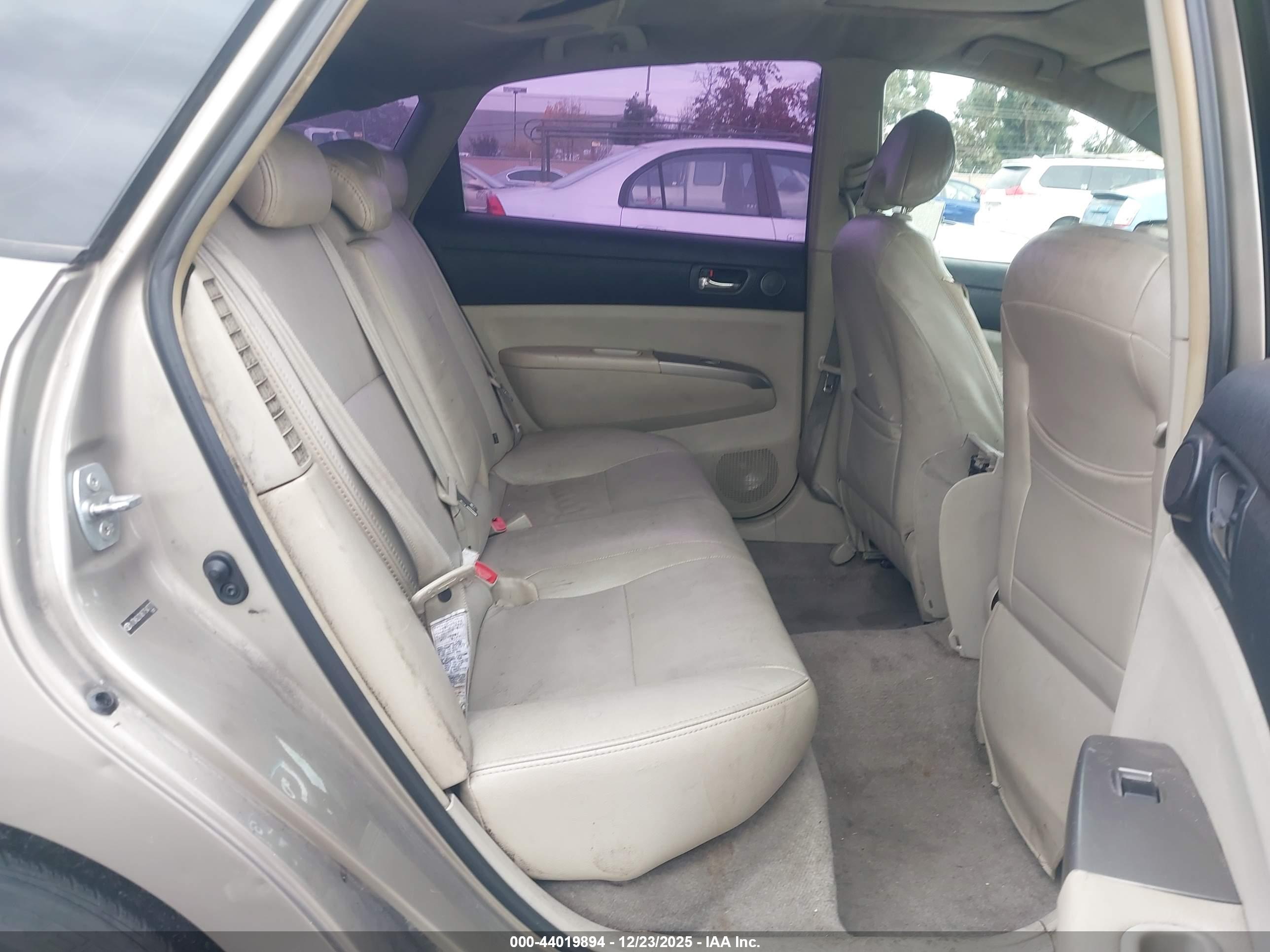 TOYOTA PRIUS image 8