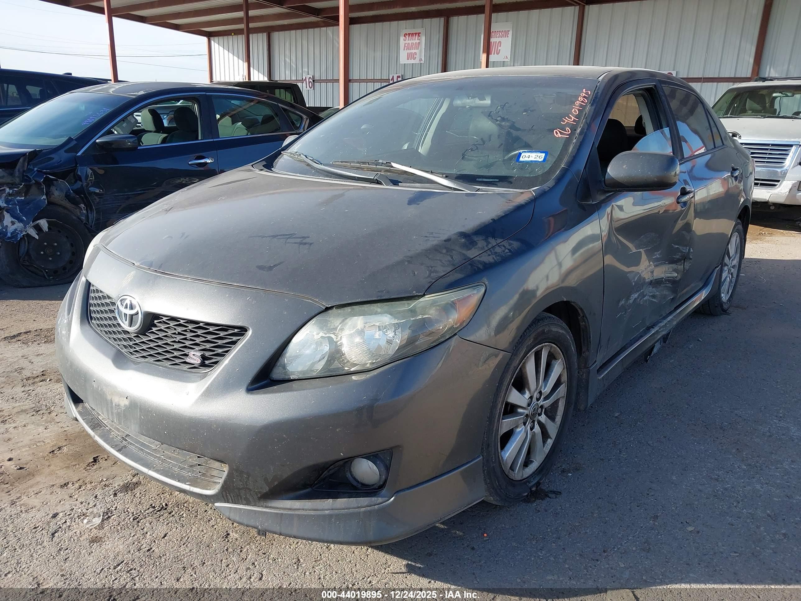 TOYOTA COROLLA image 2