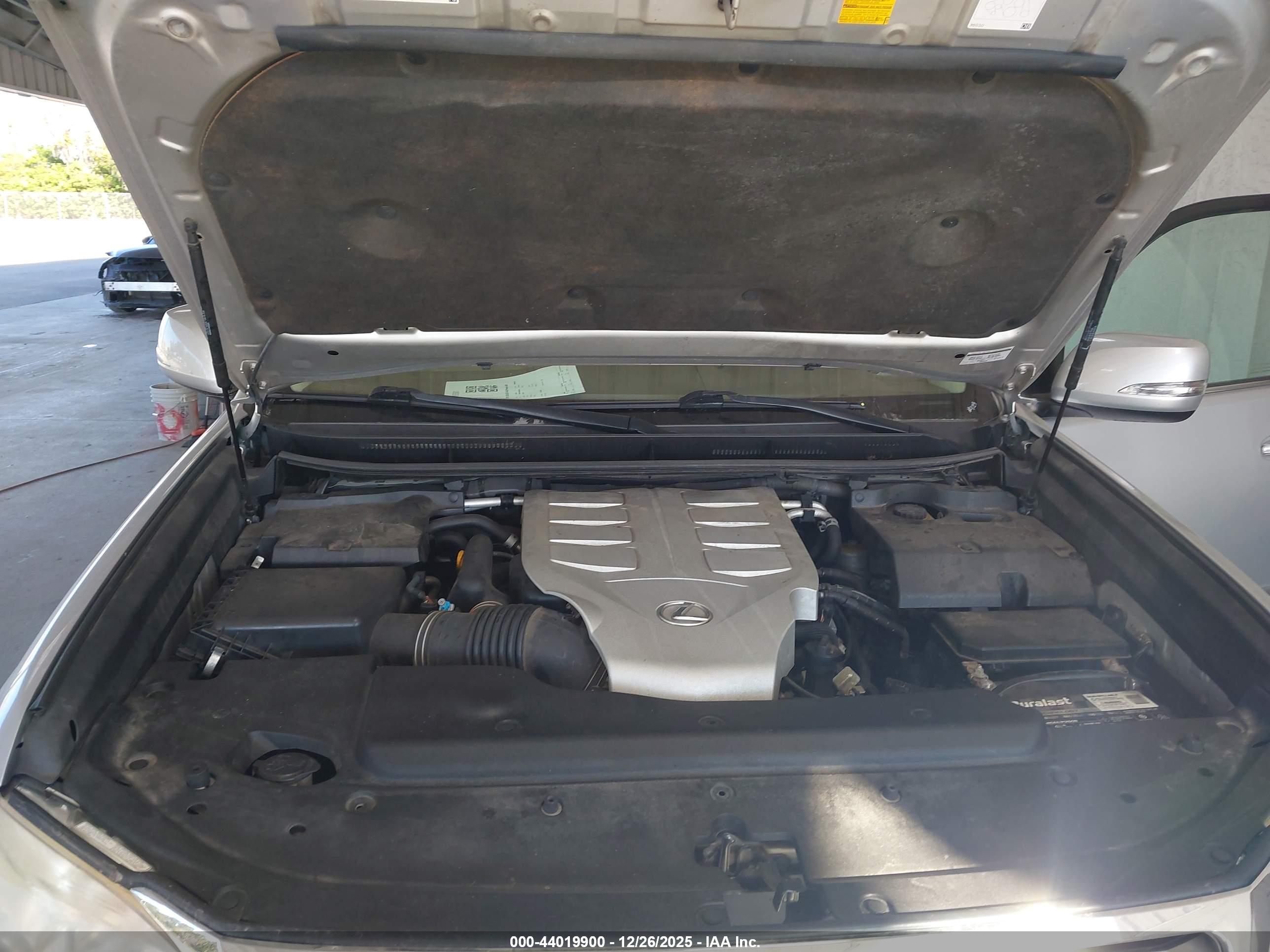 LEXUS GX image 10
