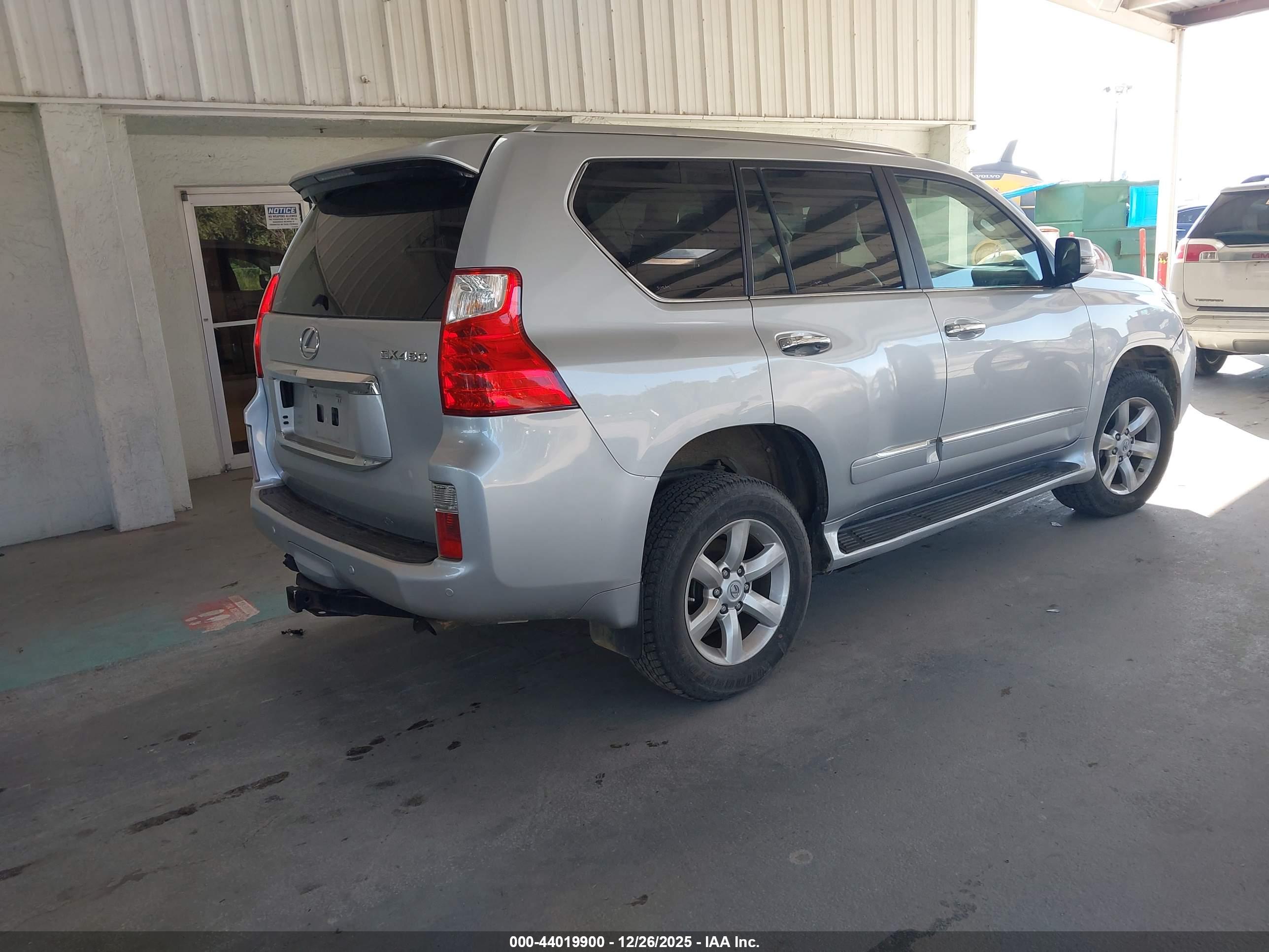 LEXUS GX image 4