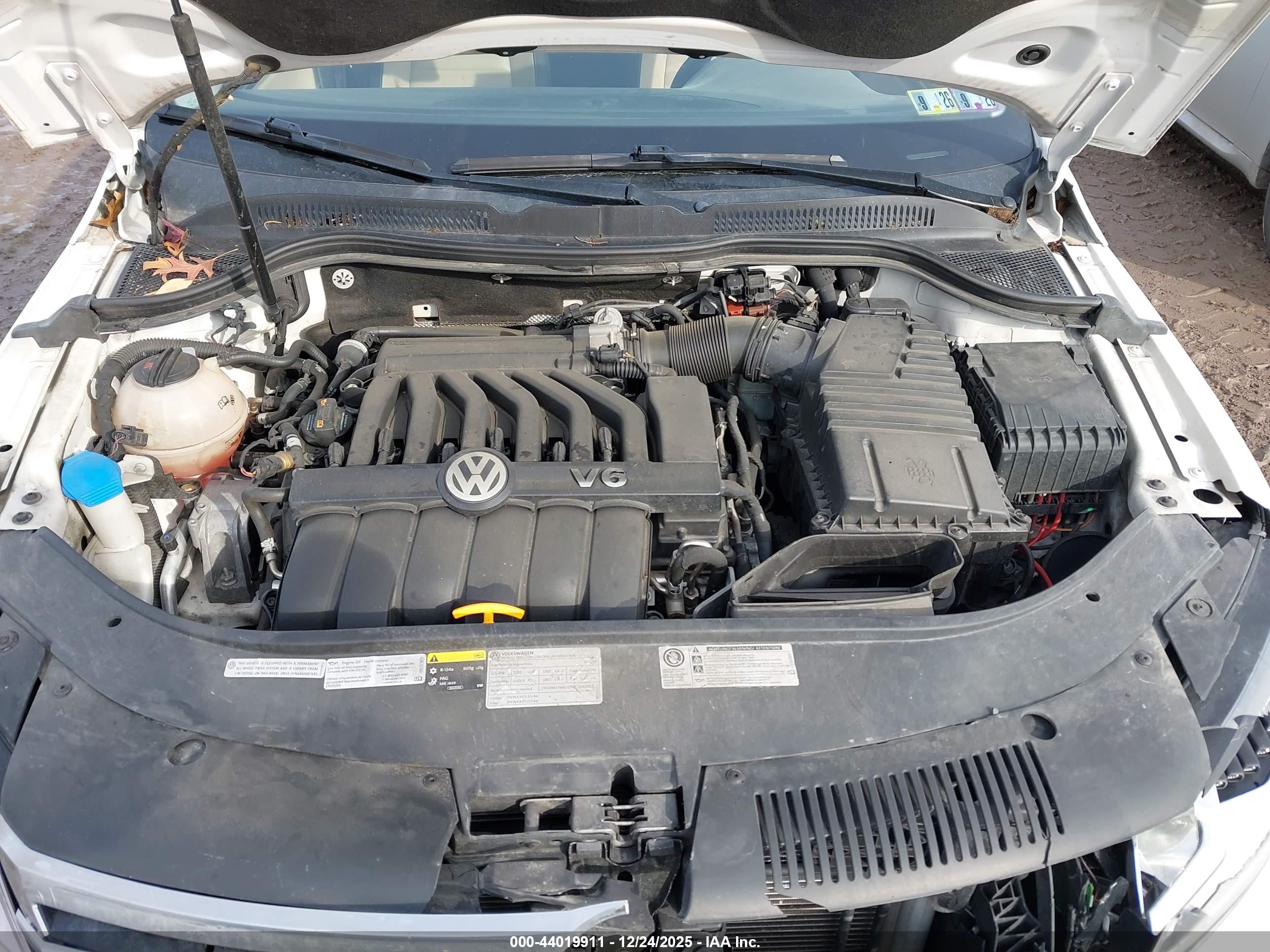 VOLKSWAGEN CC image 10