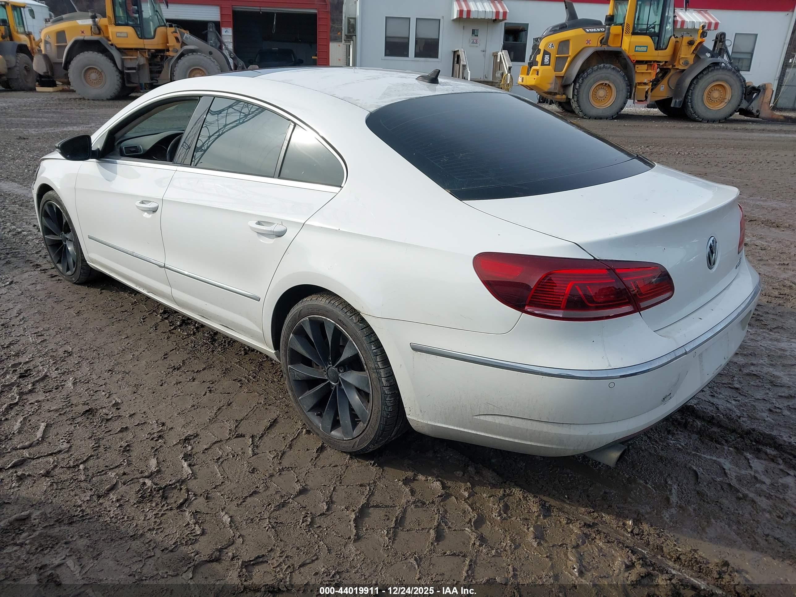 VOLKSWAGEN CC image 3