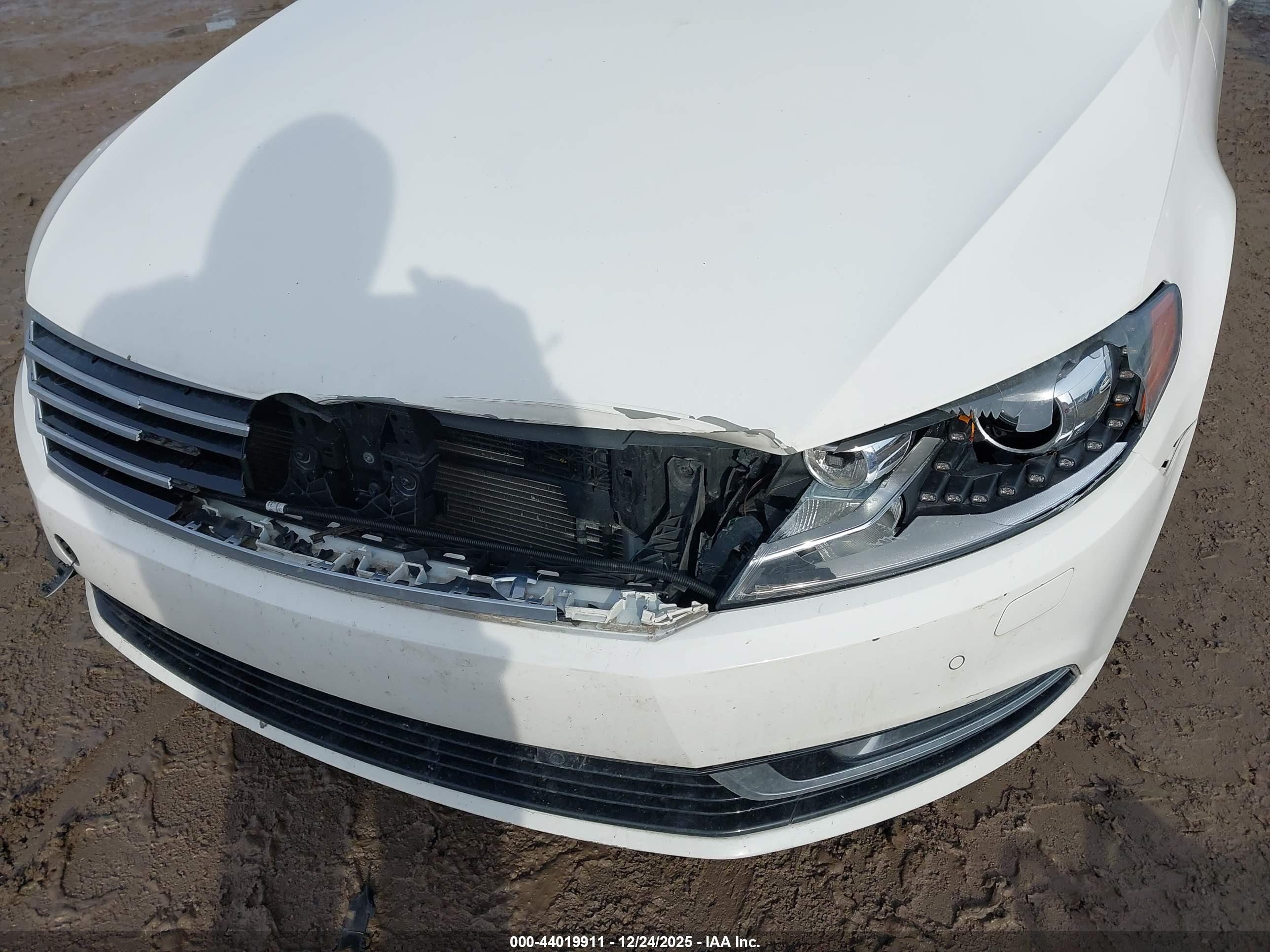 VOLKSWAGEN CC image 6