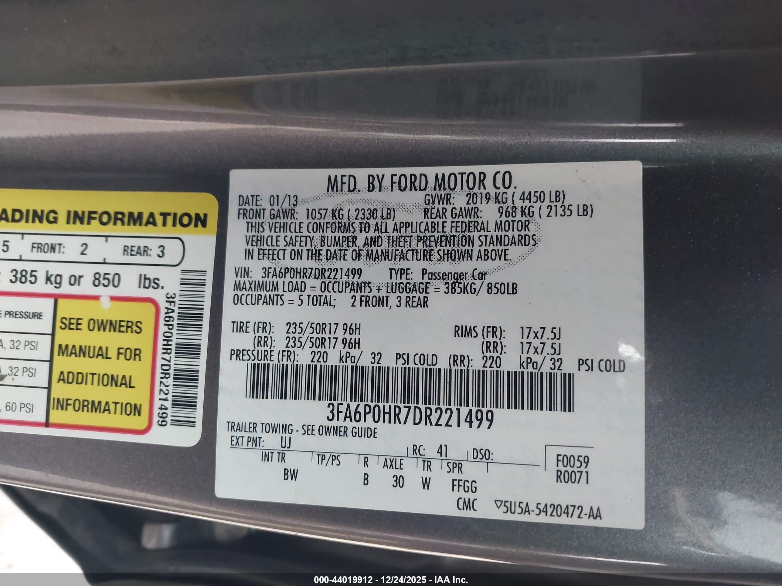 FORD FUSION image 9