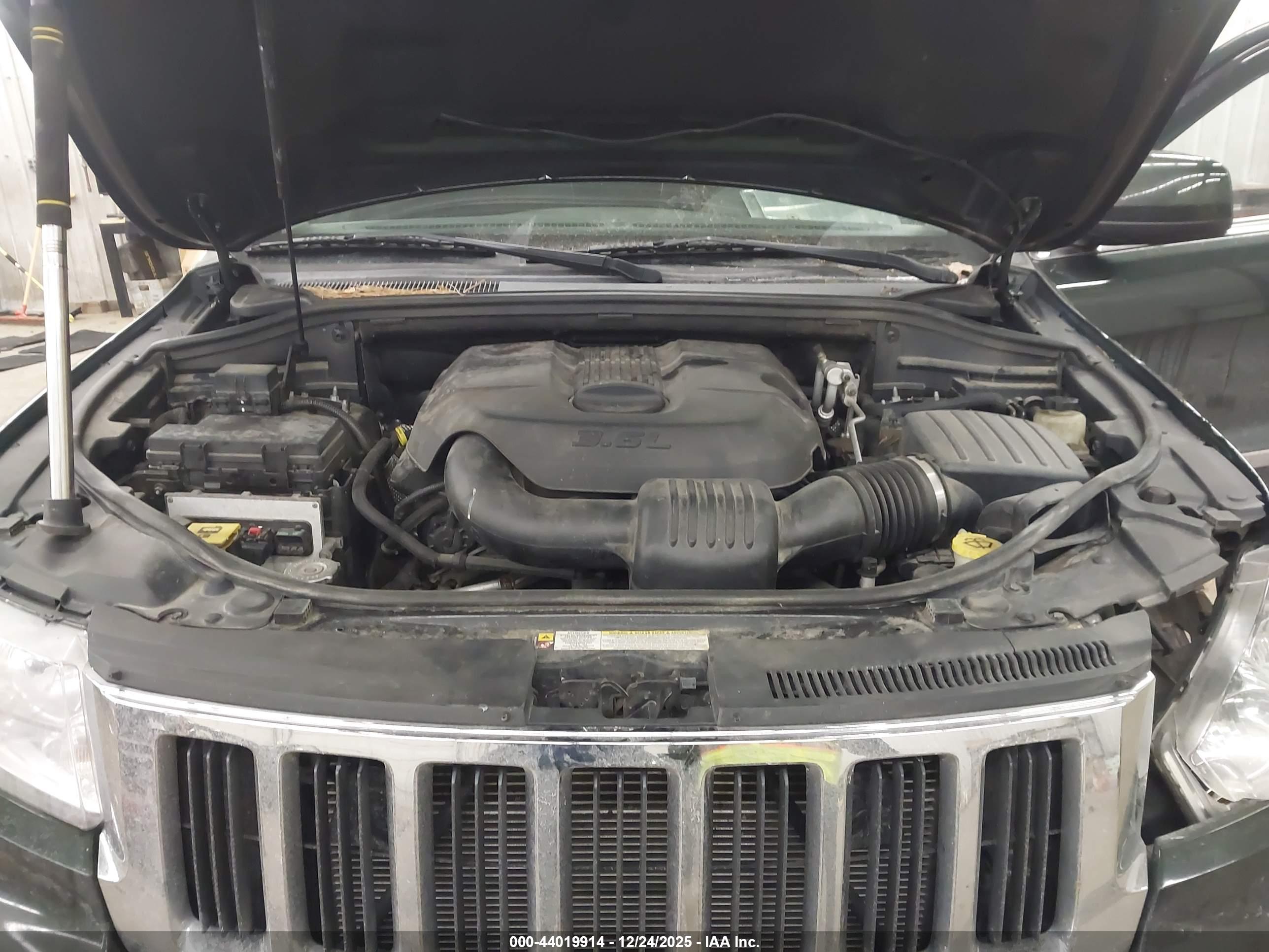 JEEP GRAND image 10