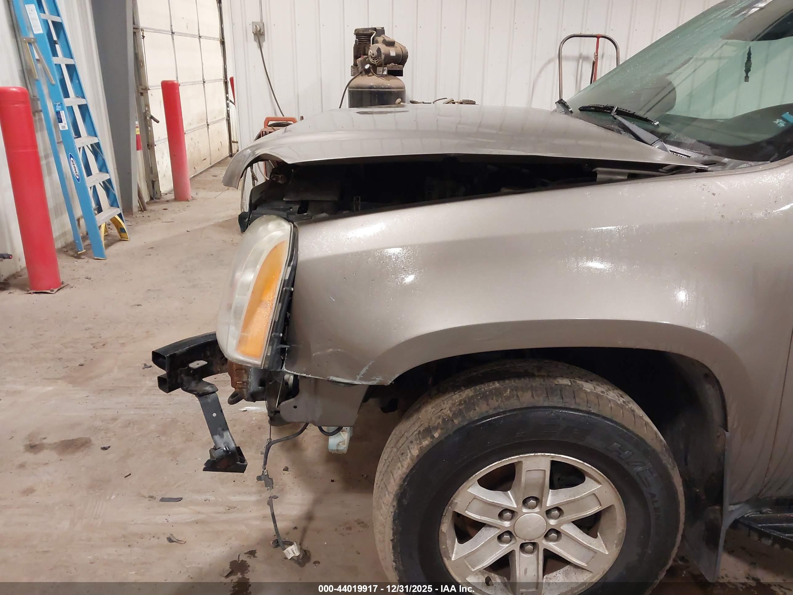 GMC YUKON image 6