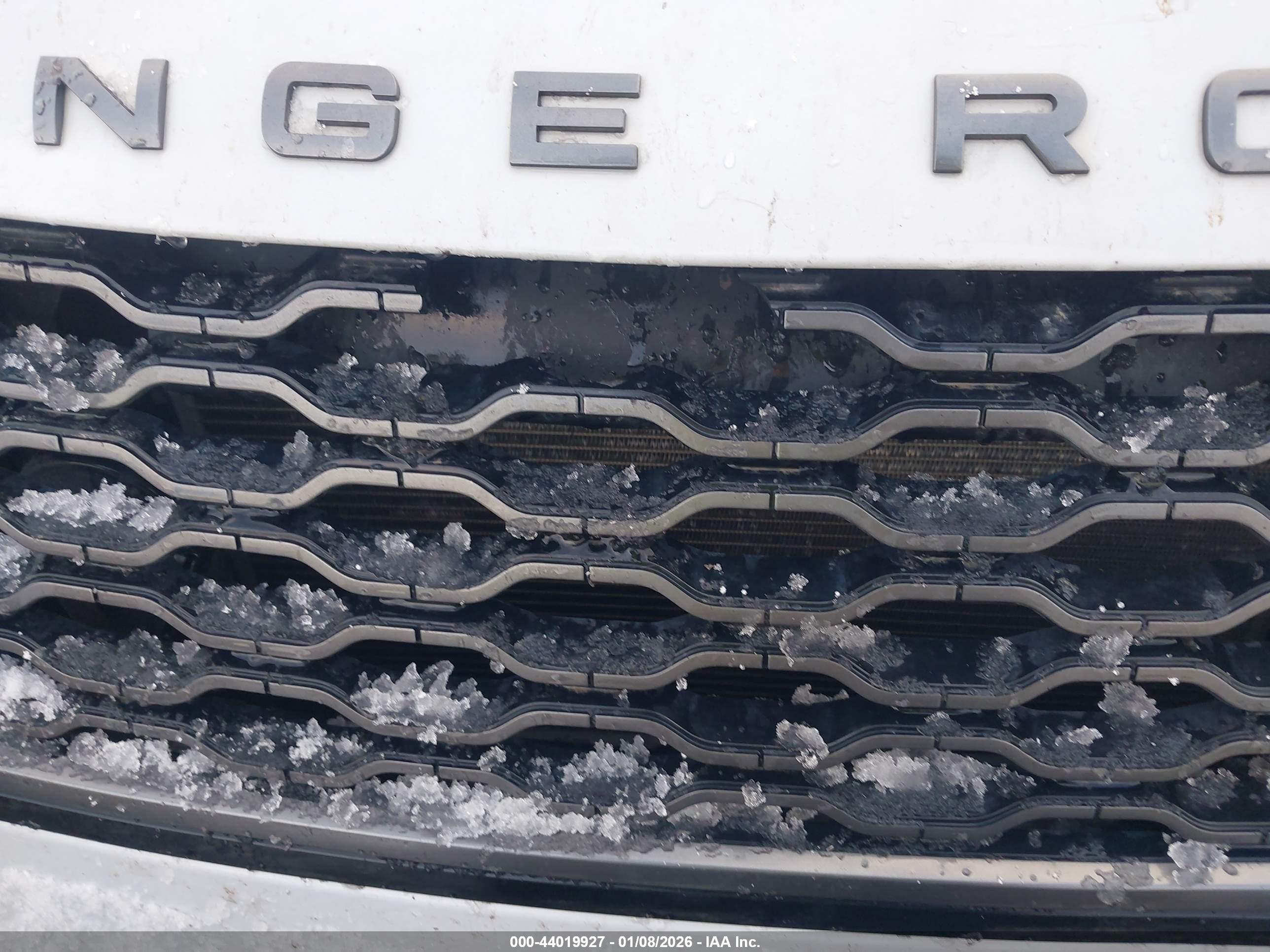 LAND ROVER image 6