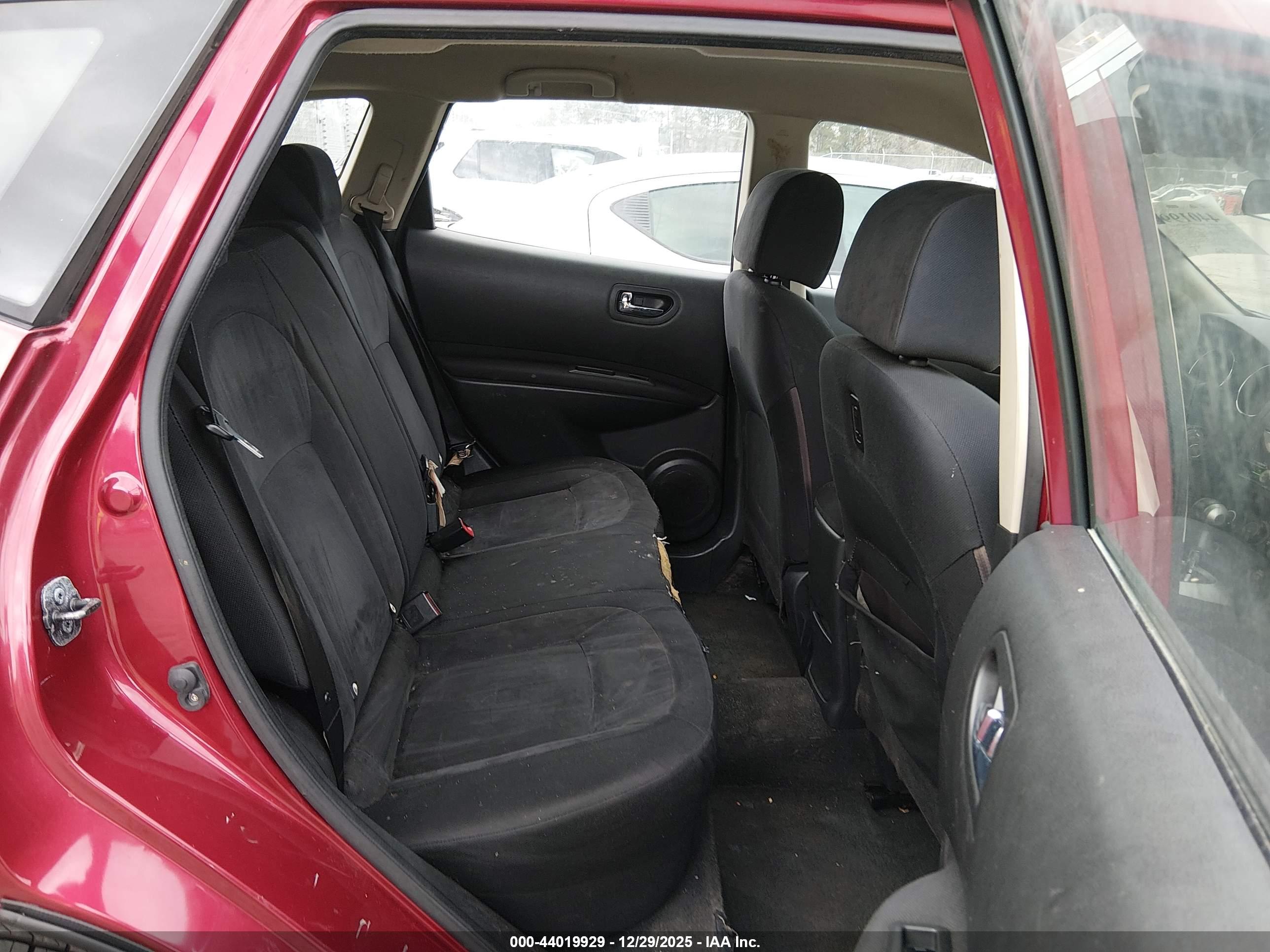 NISSAN ROGUE image 8