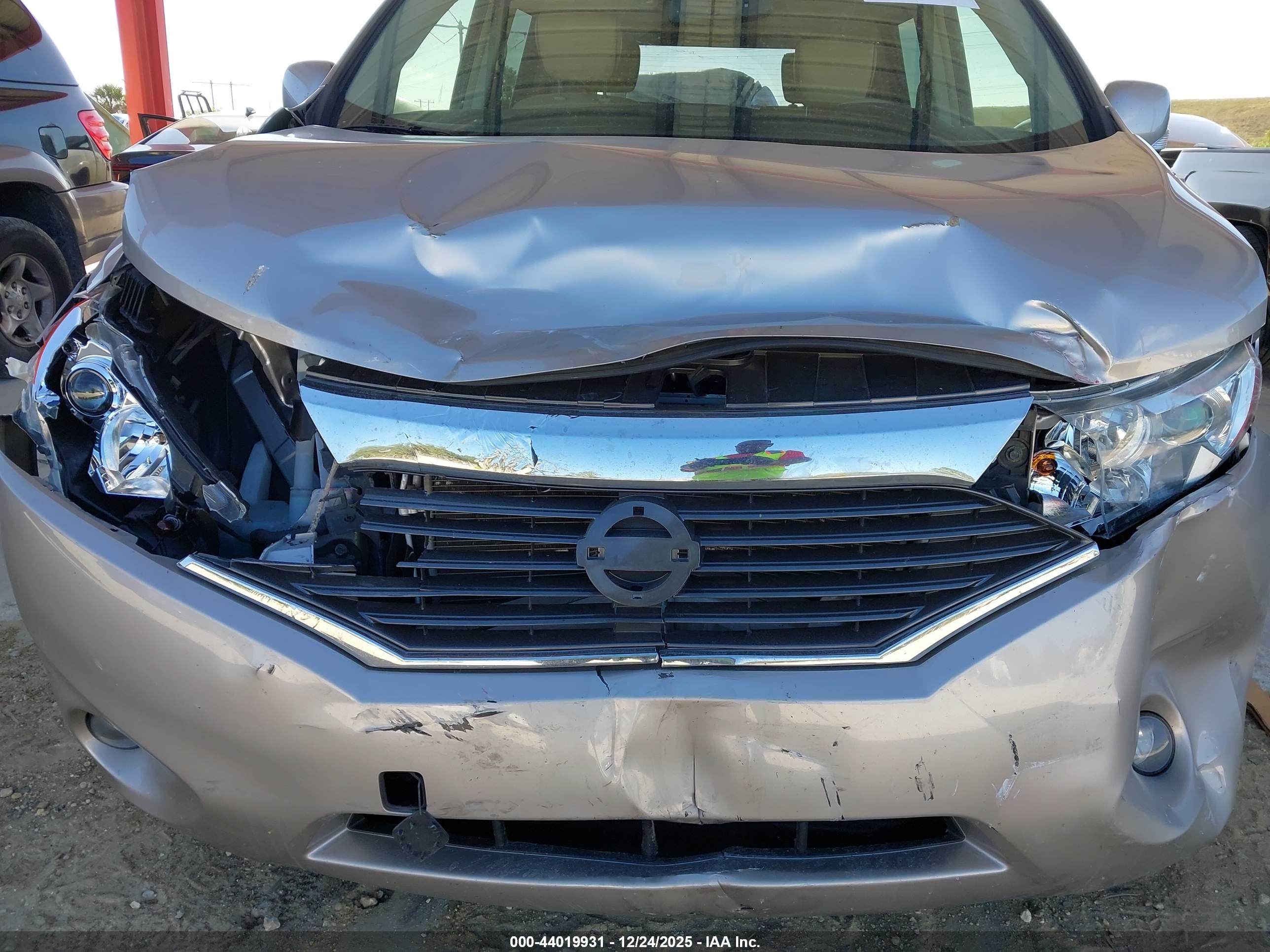 NISSAN QUEST image 6