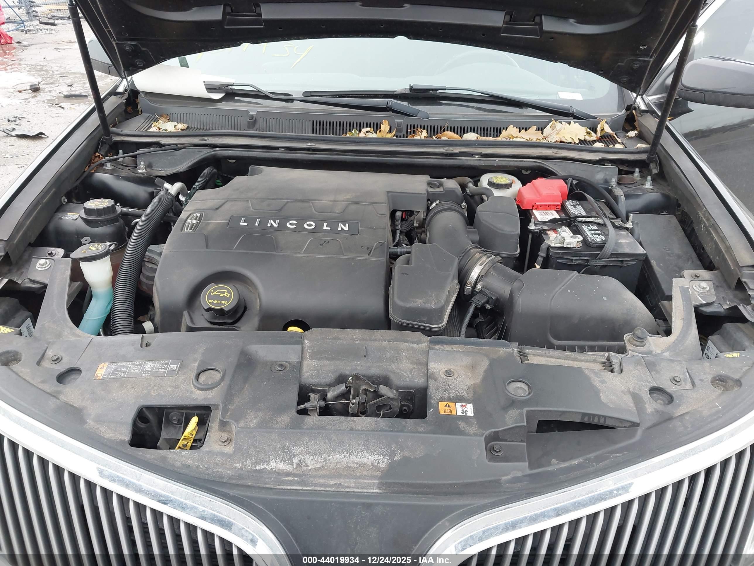 LINCOLN MKS image 10