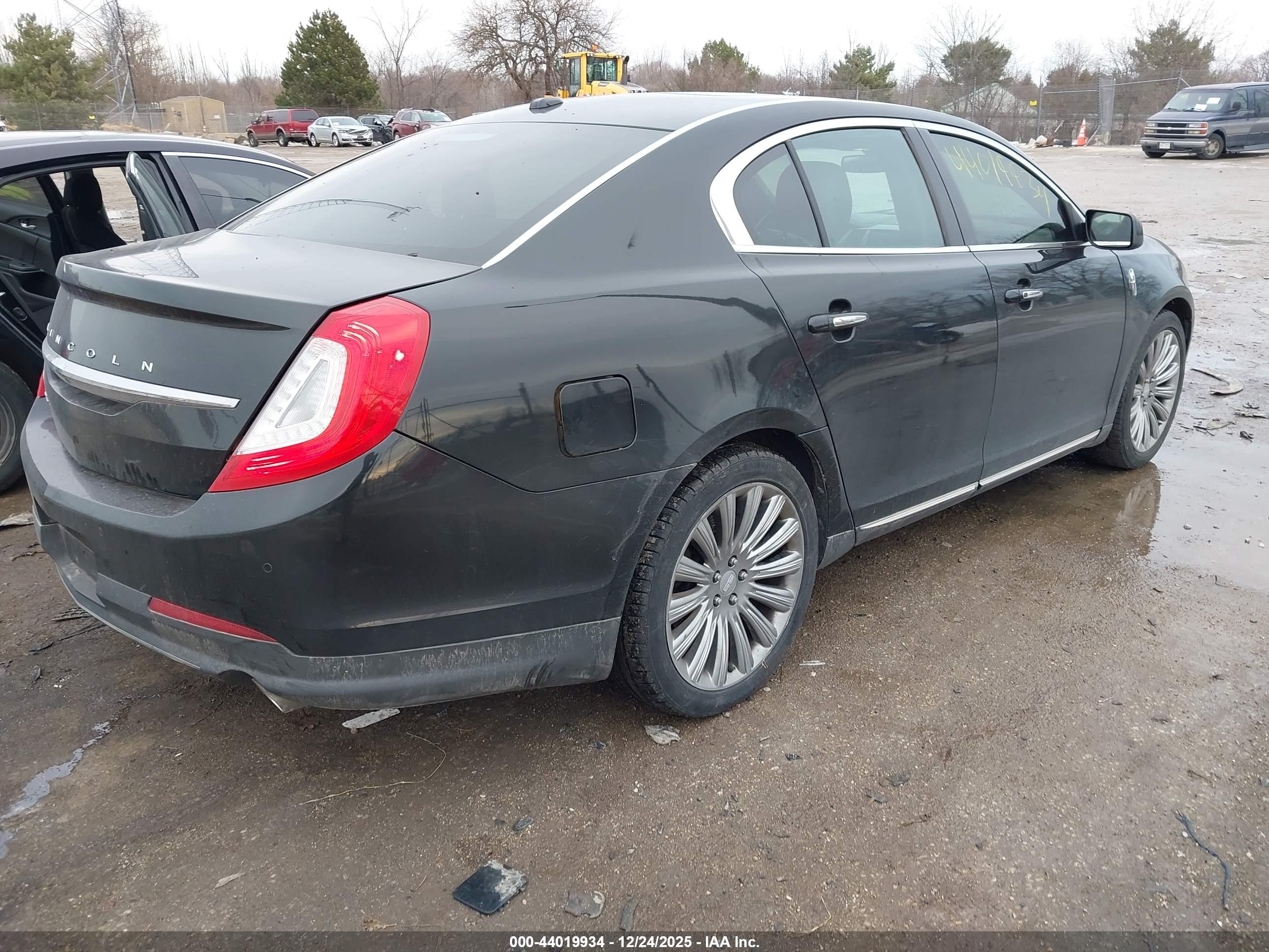 LINCOLN MKS image 4