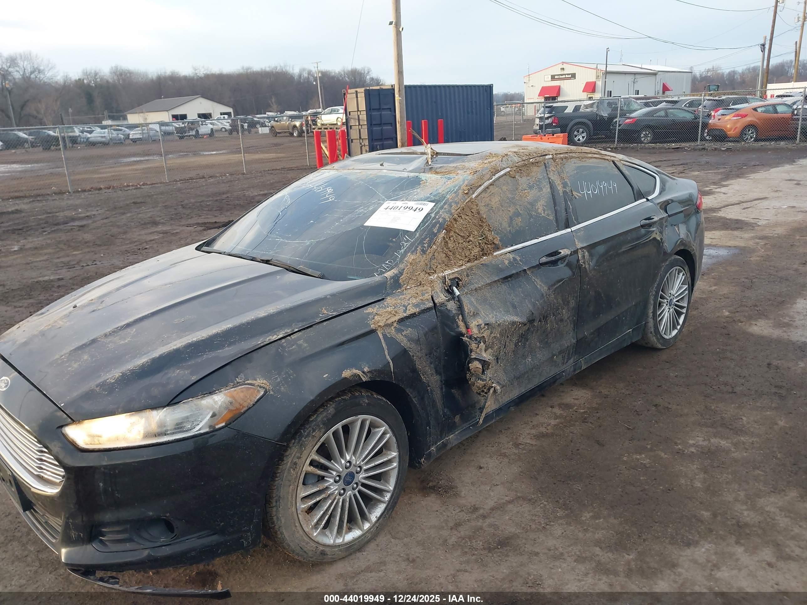 FORD FUSION image 6