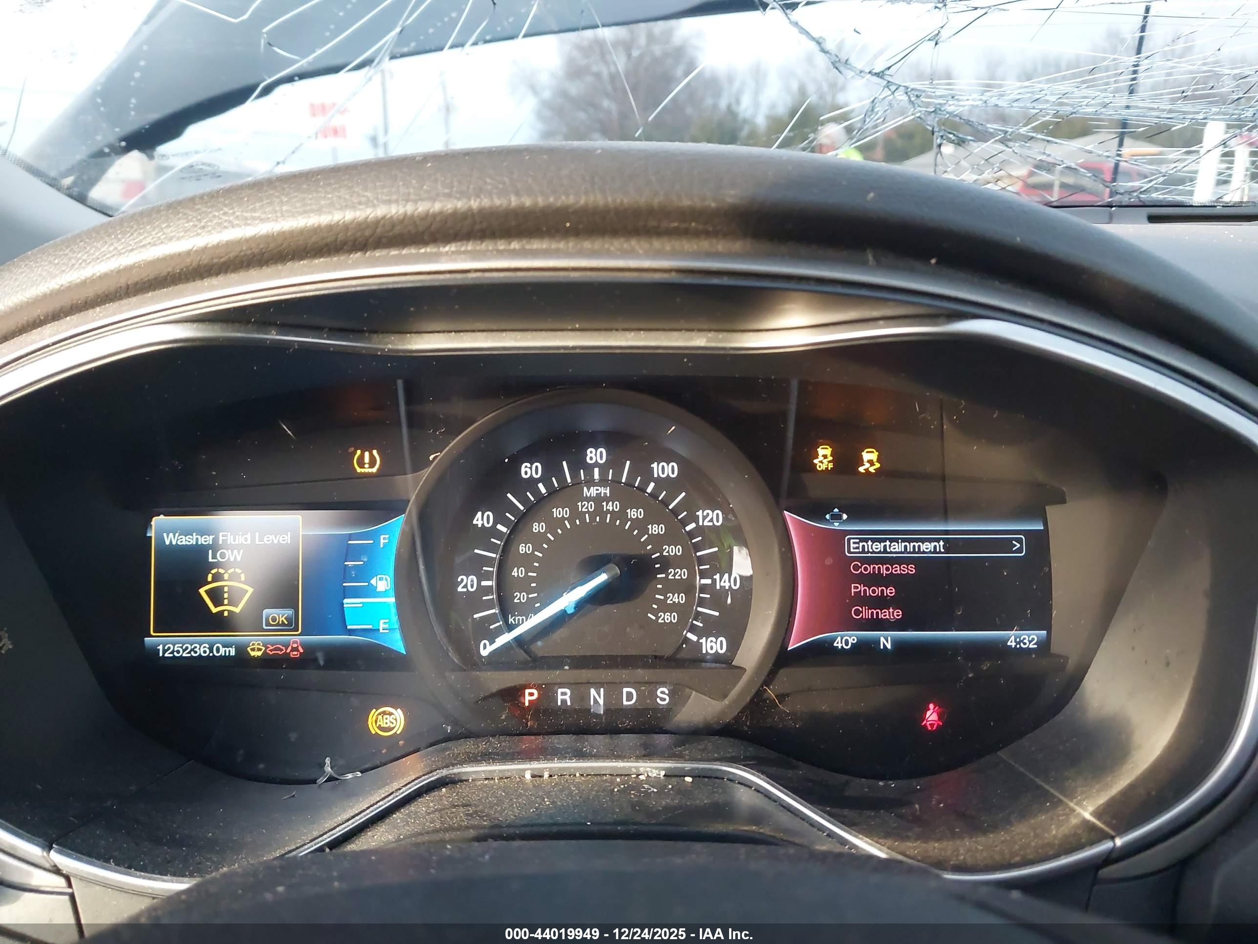 FORD FUSION image 7