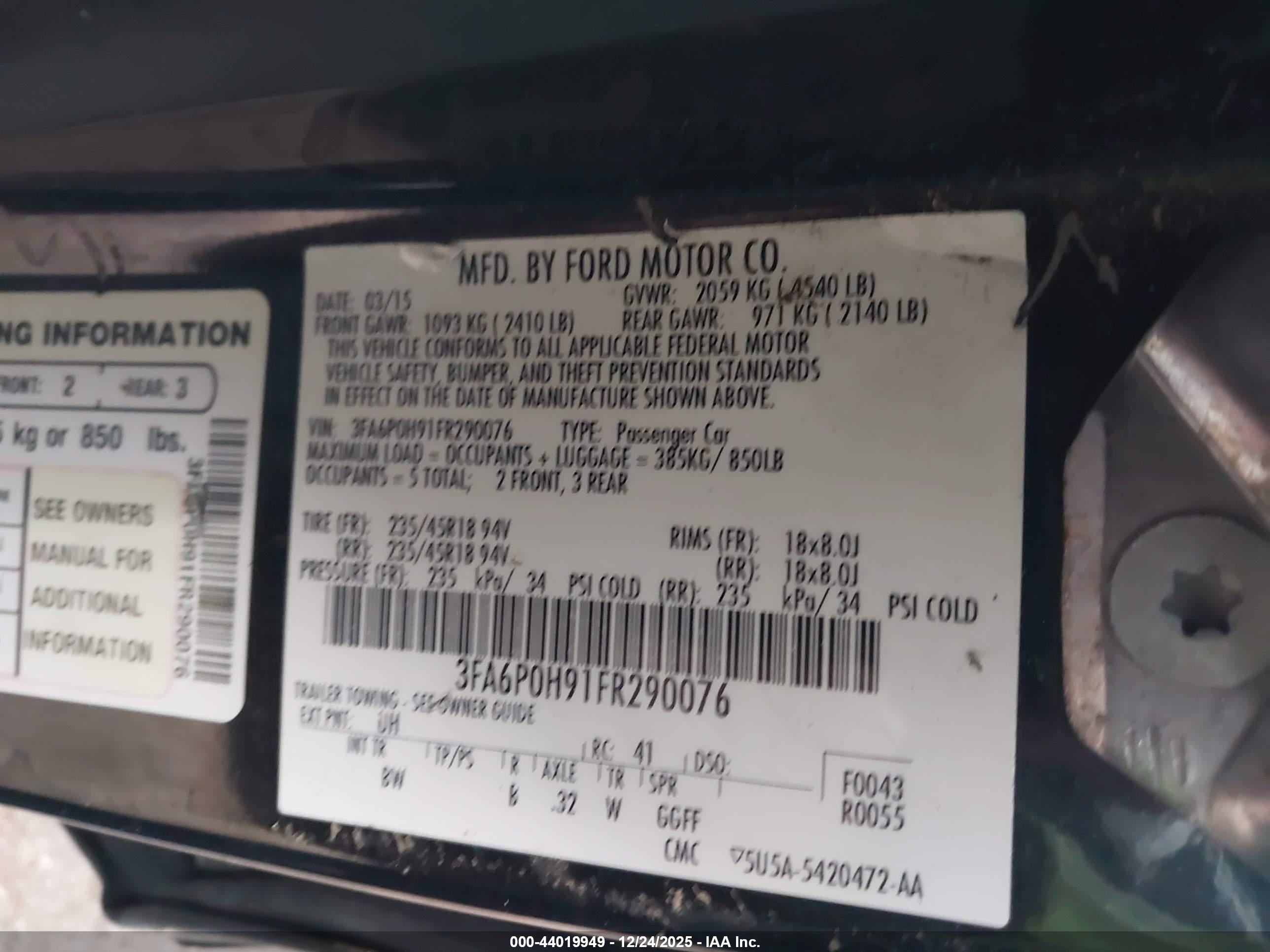 FORD FUSION image 9