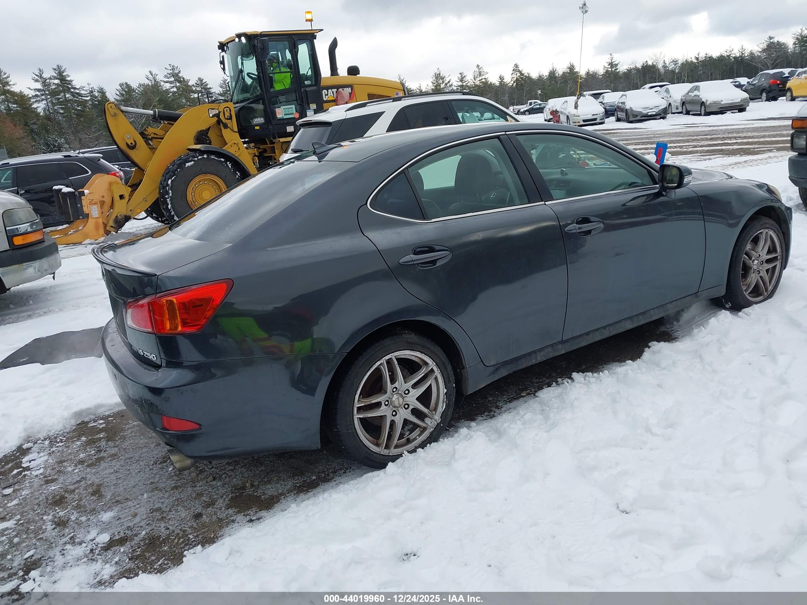 LEXUS IS image 4