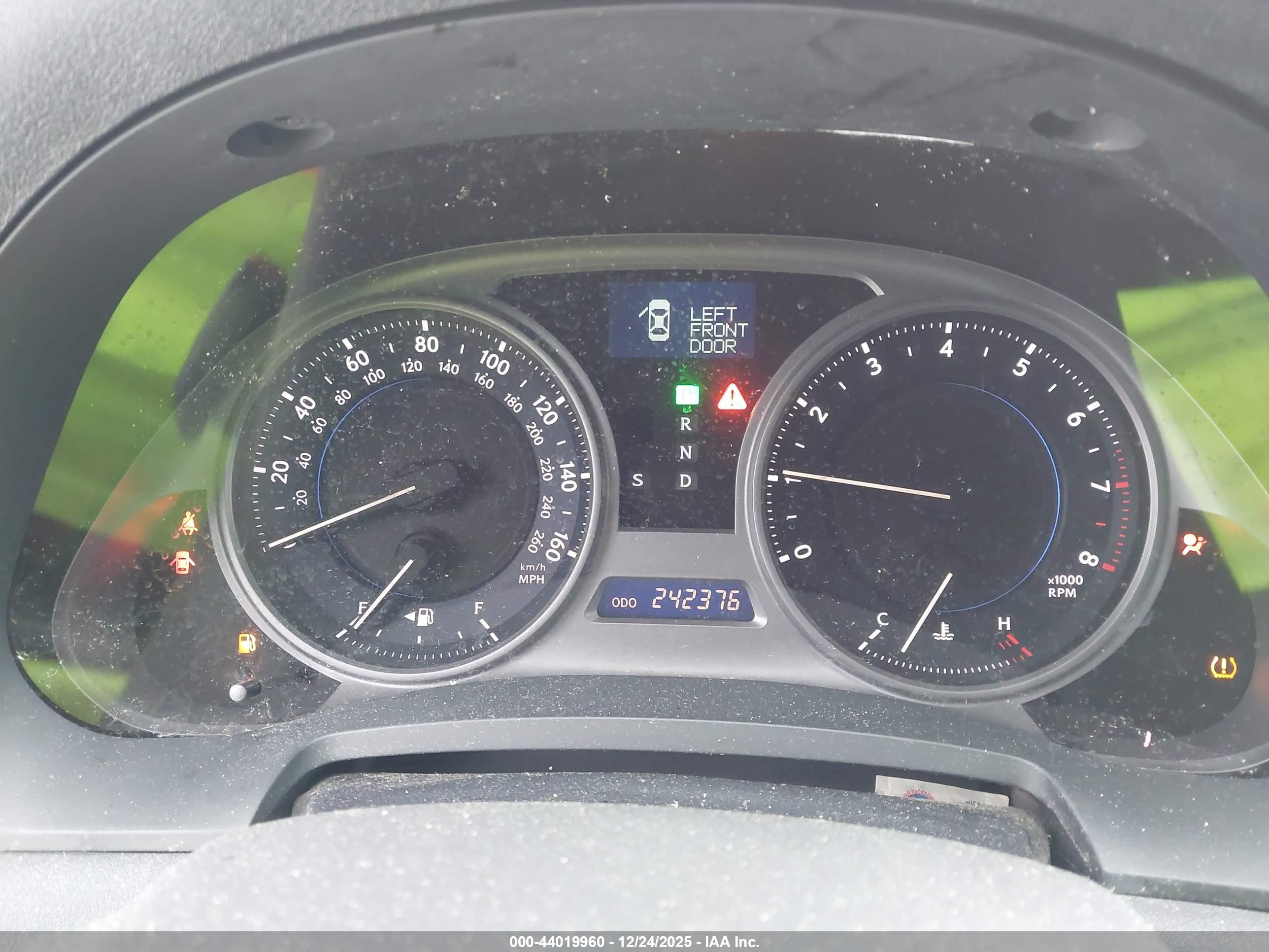 LEXUS IS image 7