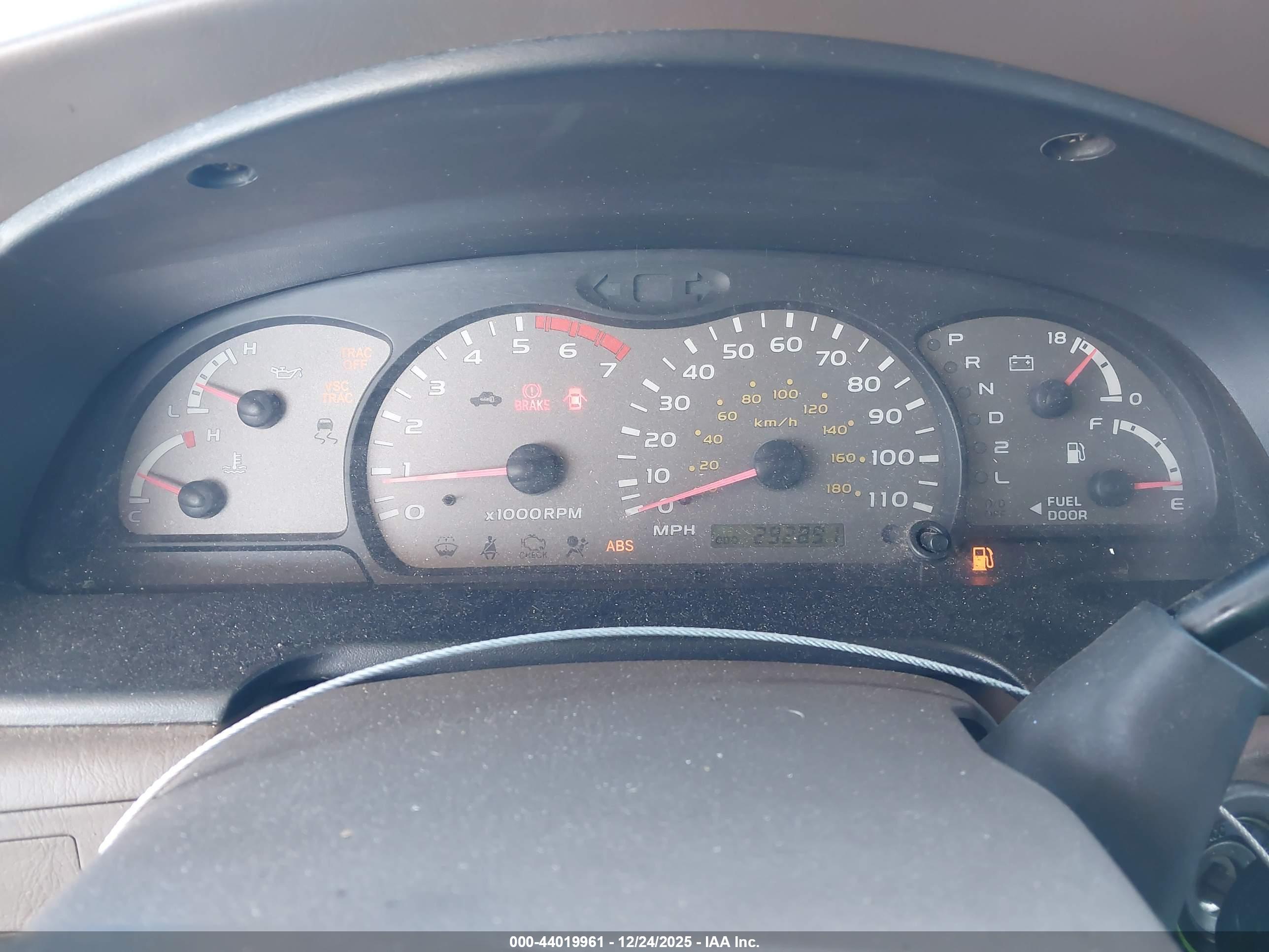 TOYOTA SEQUOIA image 7