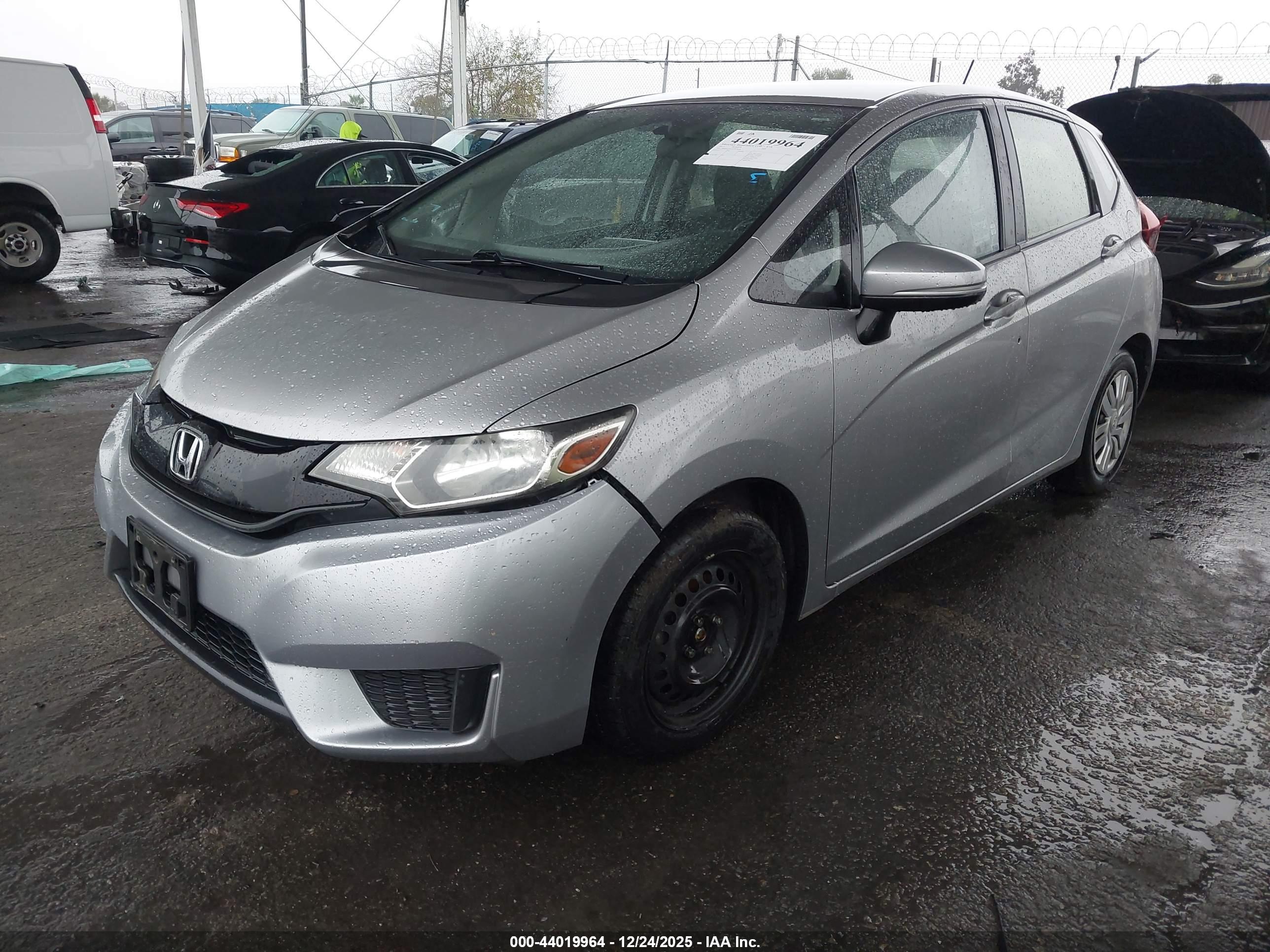 HONDA FIT image 2