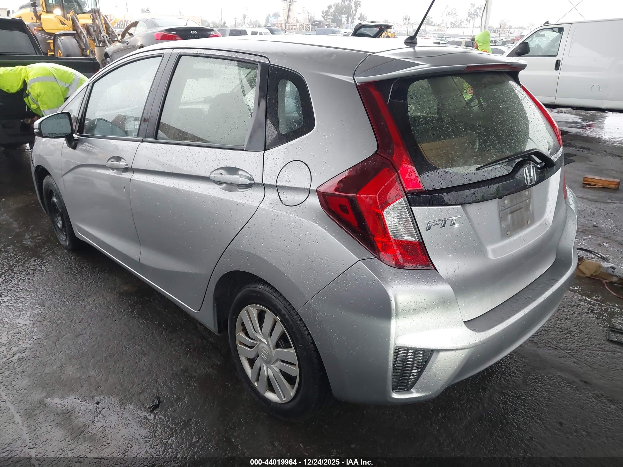 HONDA FIT image 3