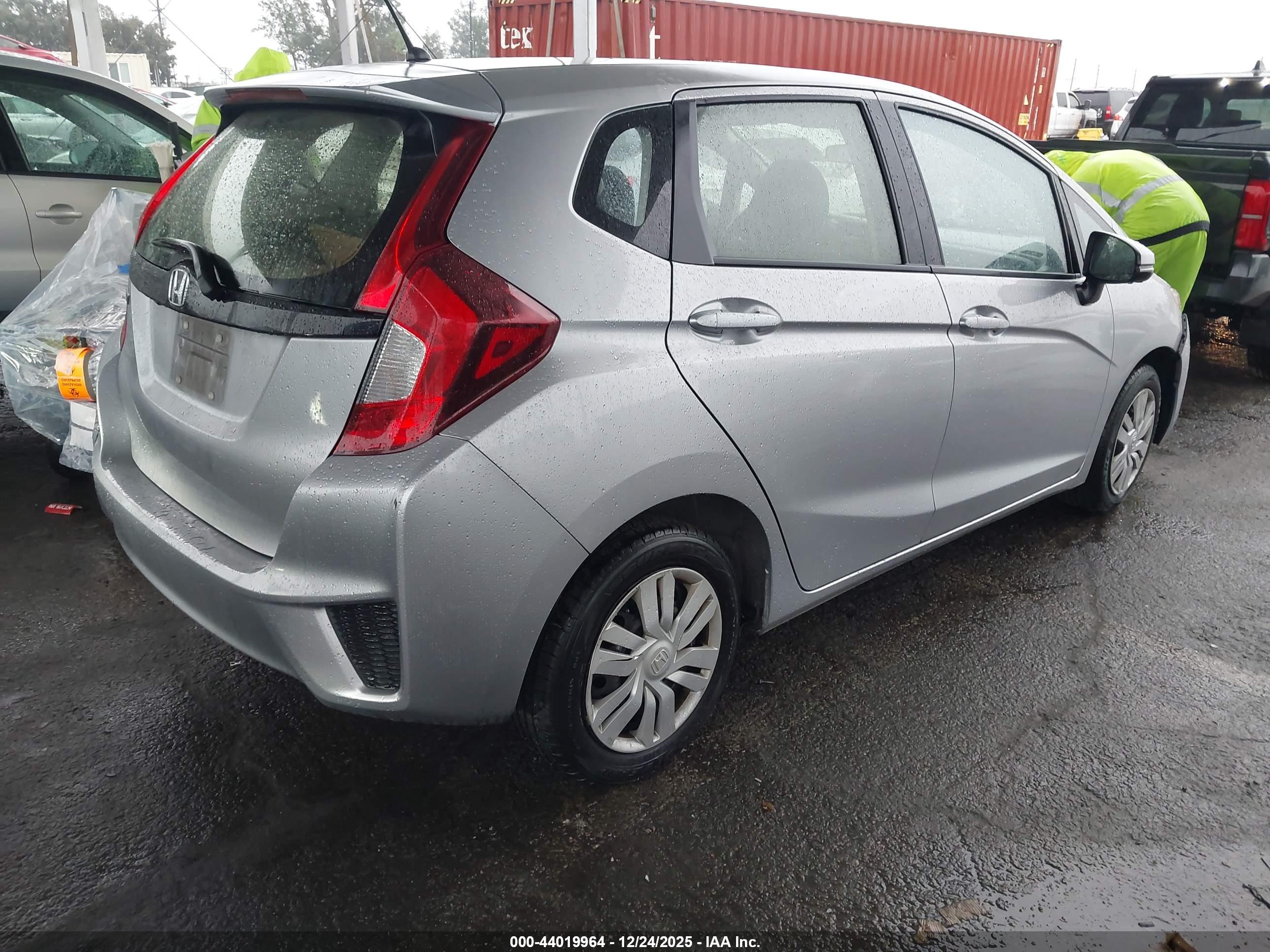 HONDA FIT image 4