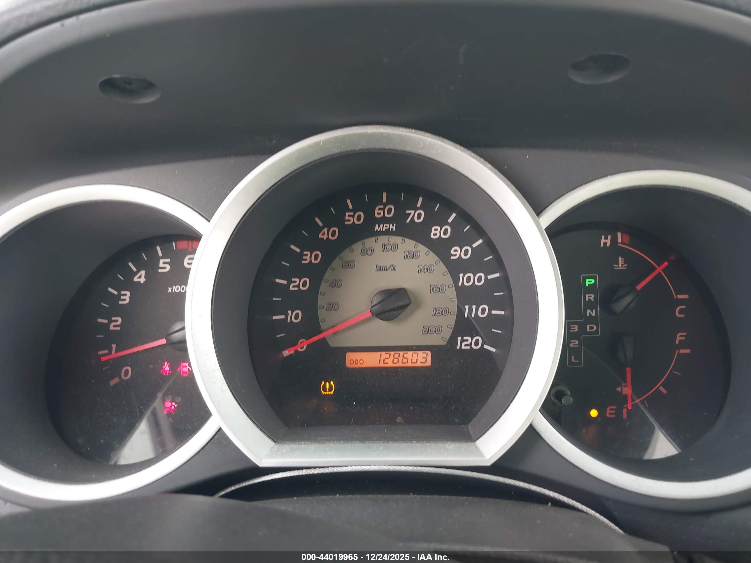 TOYOTA TACOMA image 7