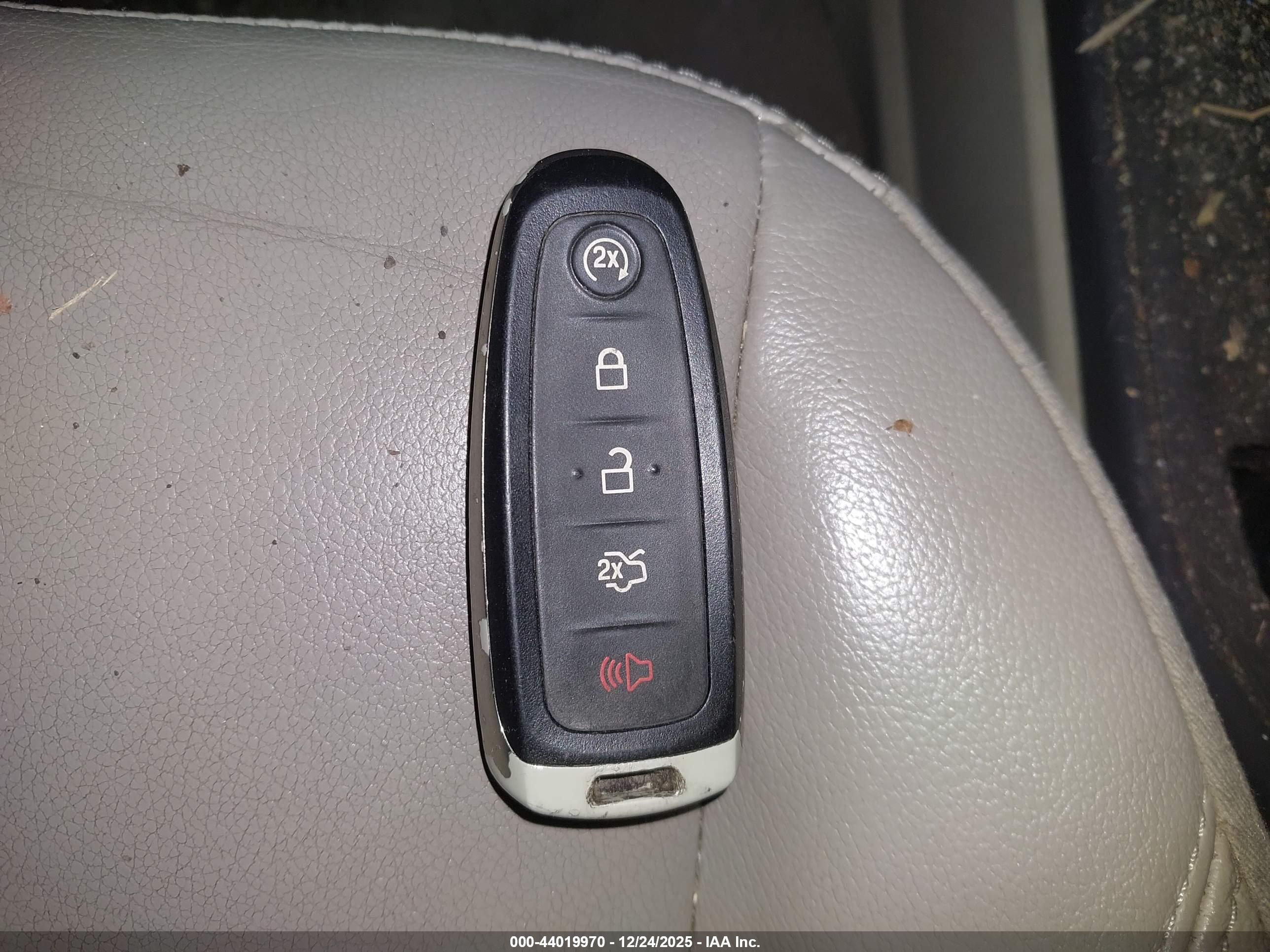 FORD ESCAPE image 11