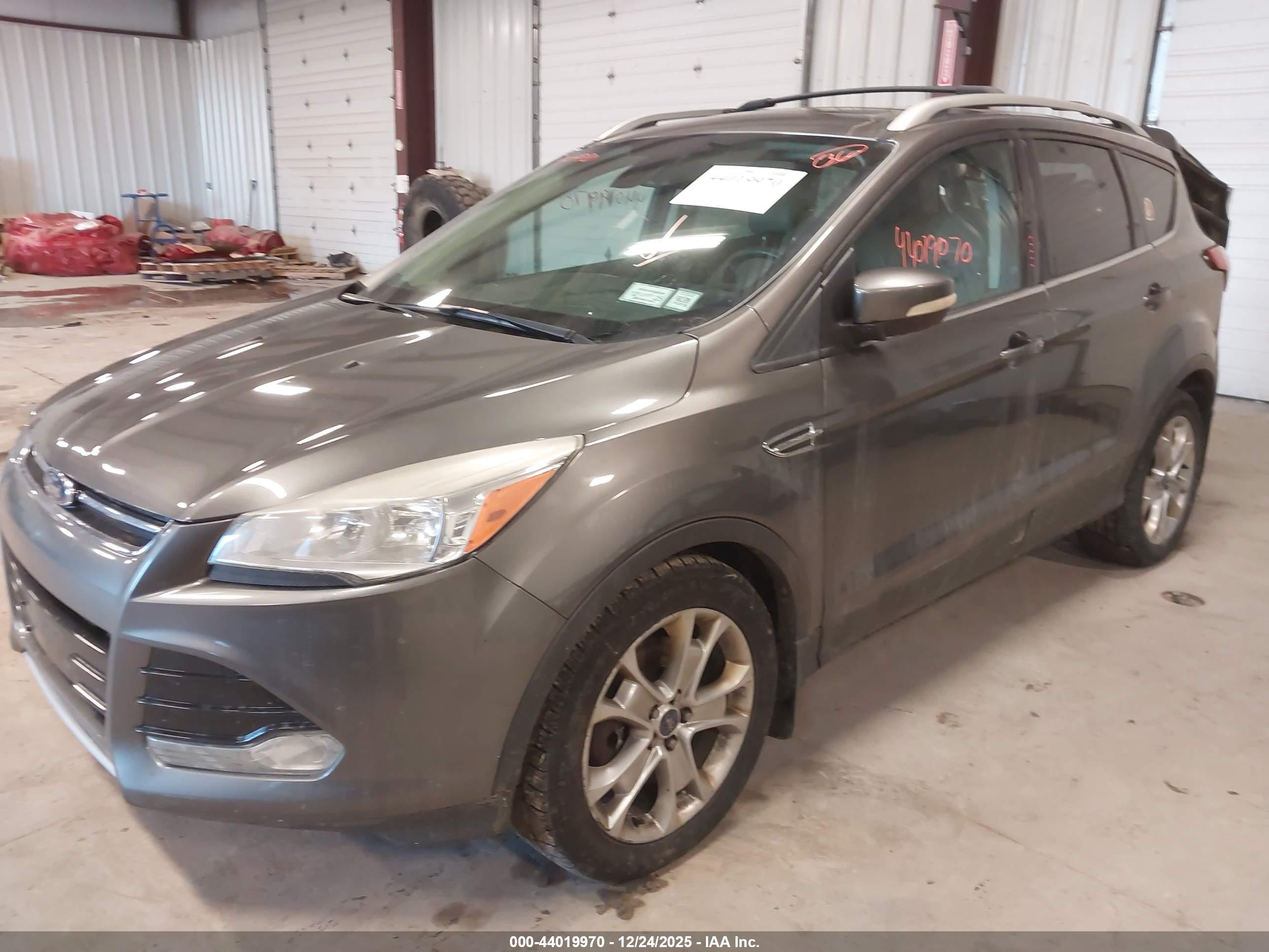 FORD ESCAPE image 2