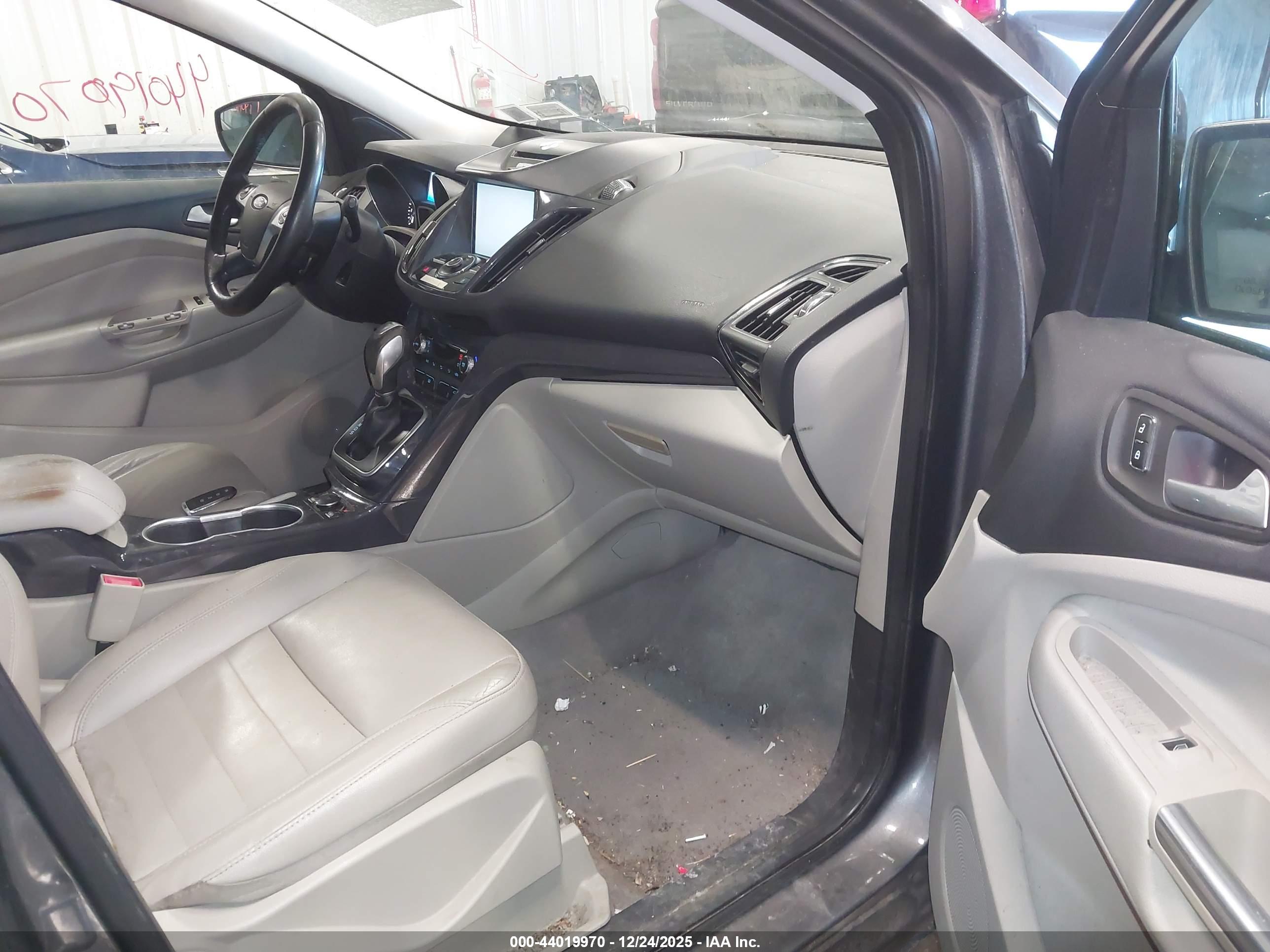 FORD ESCAPE image 5