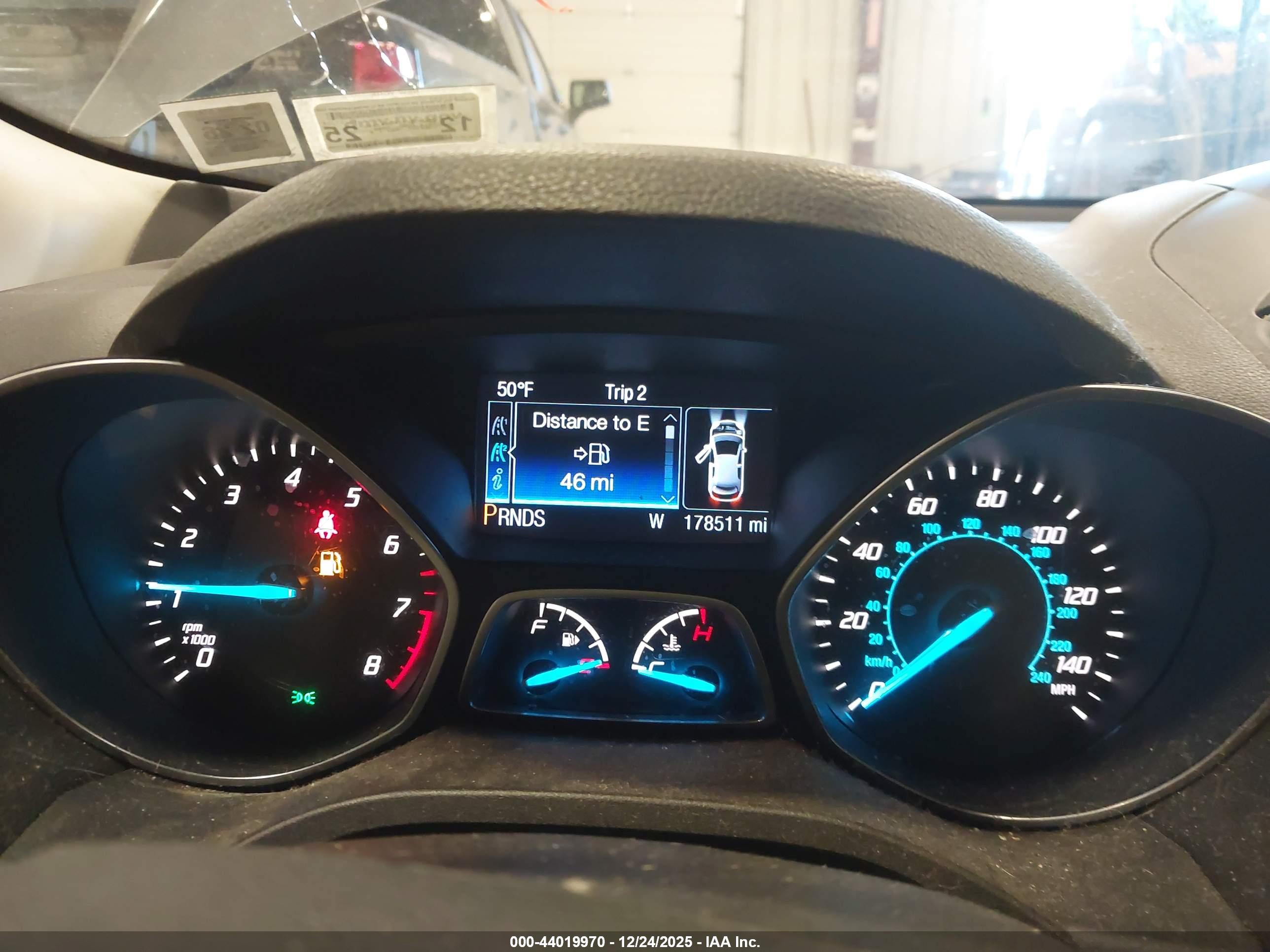 FORD ESCAPE image 7