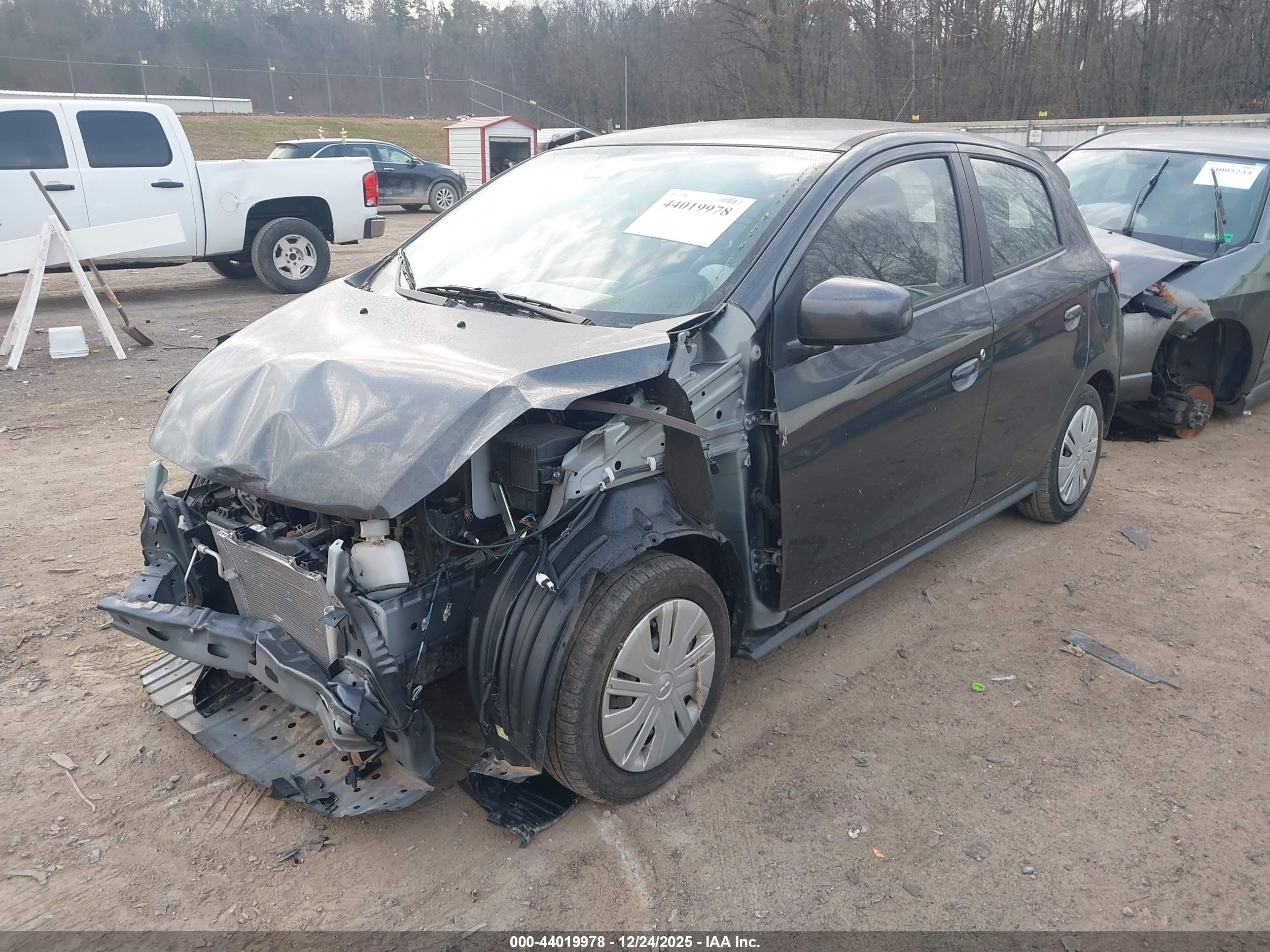 MITSUBISHI MIRAGE image 2