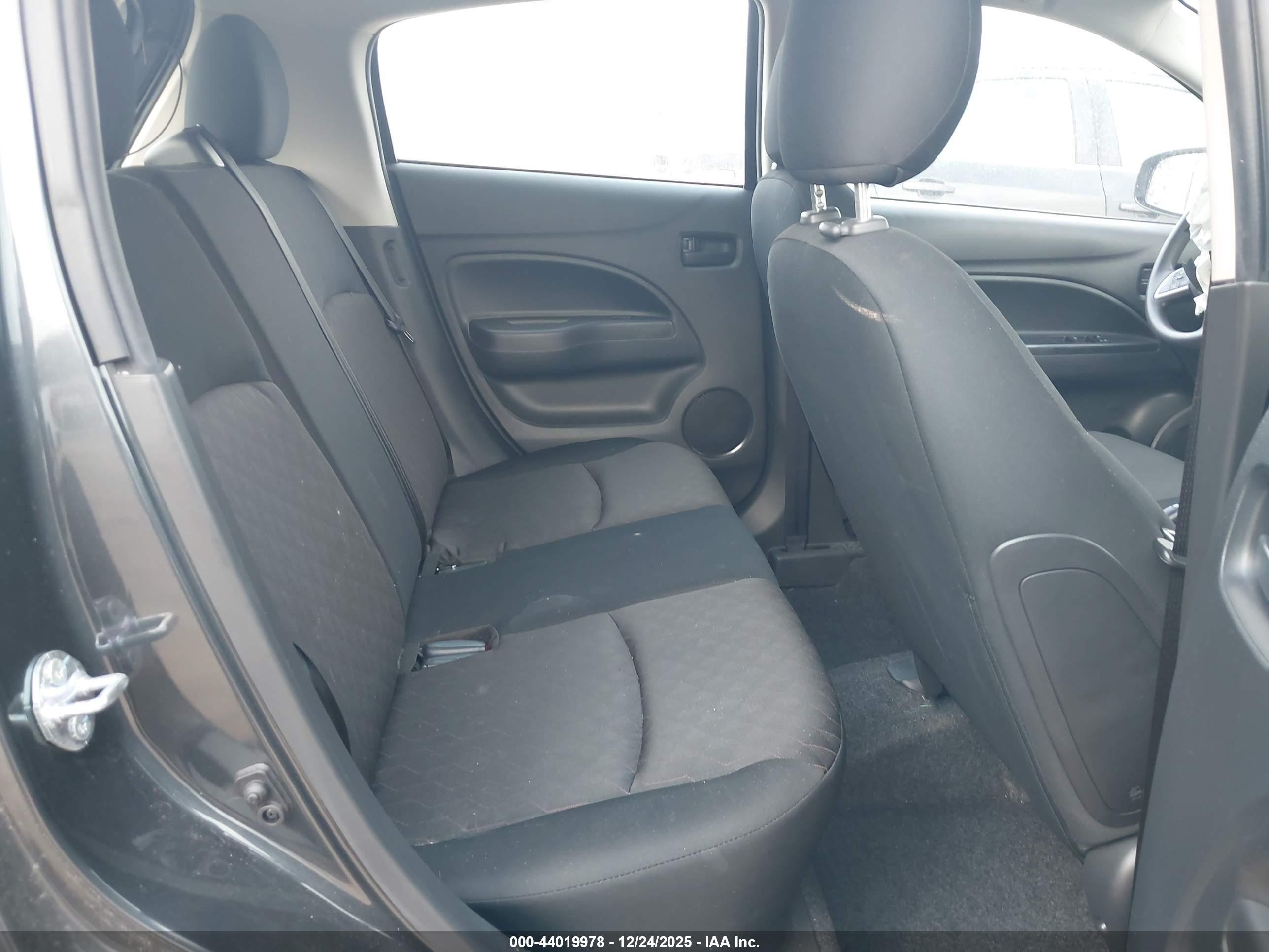 MITSUBISHI MIRAGE image 8