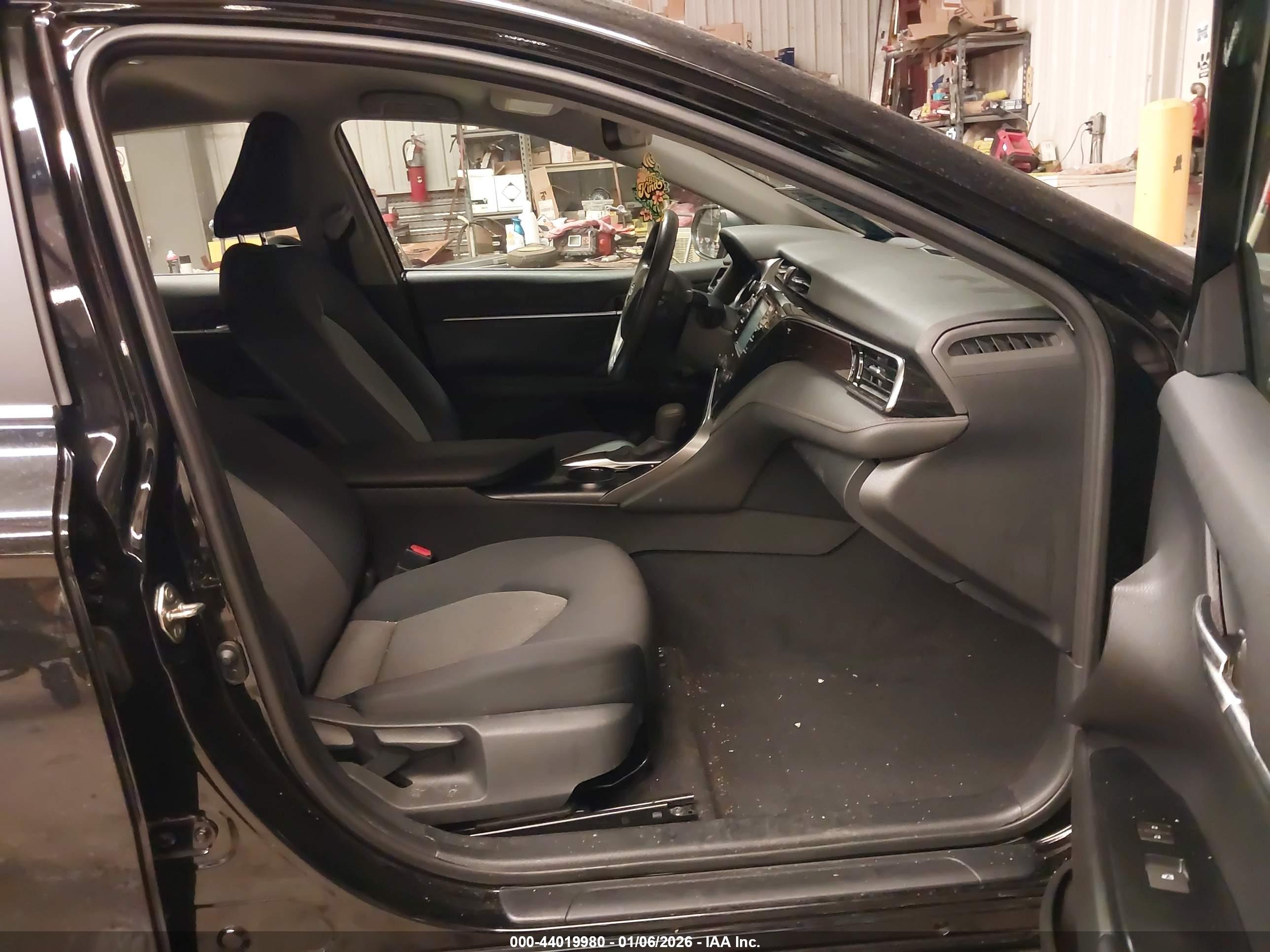 TOYOTA CAMRY image 5