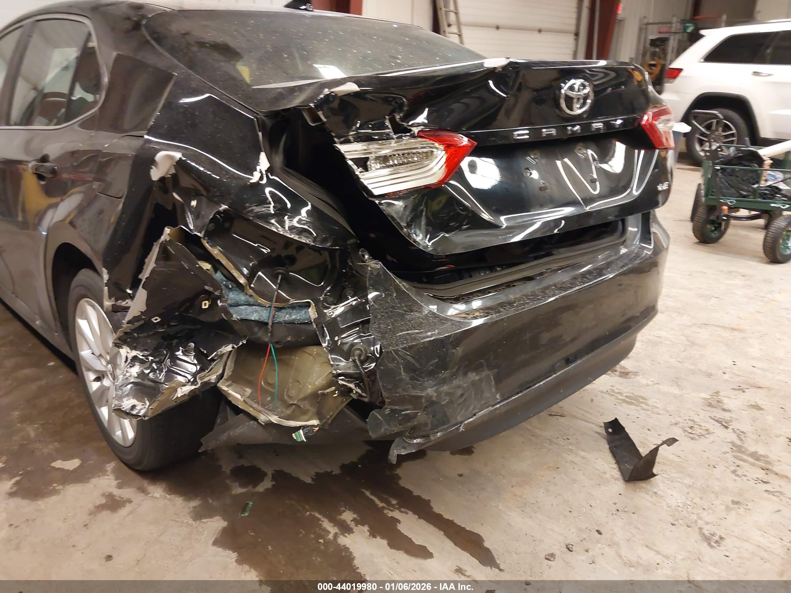 TOYOTA CAMRY image 6