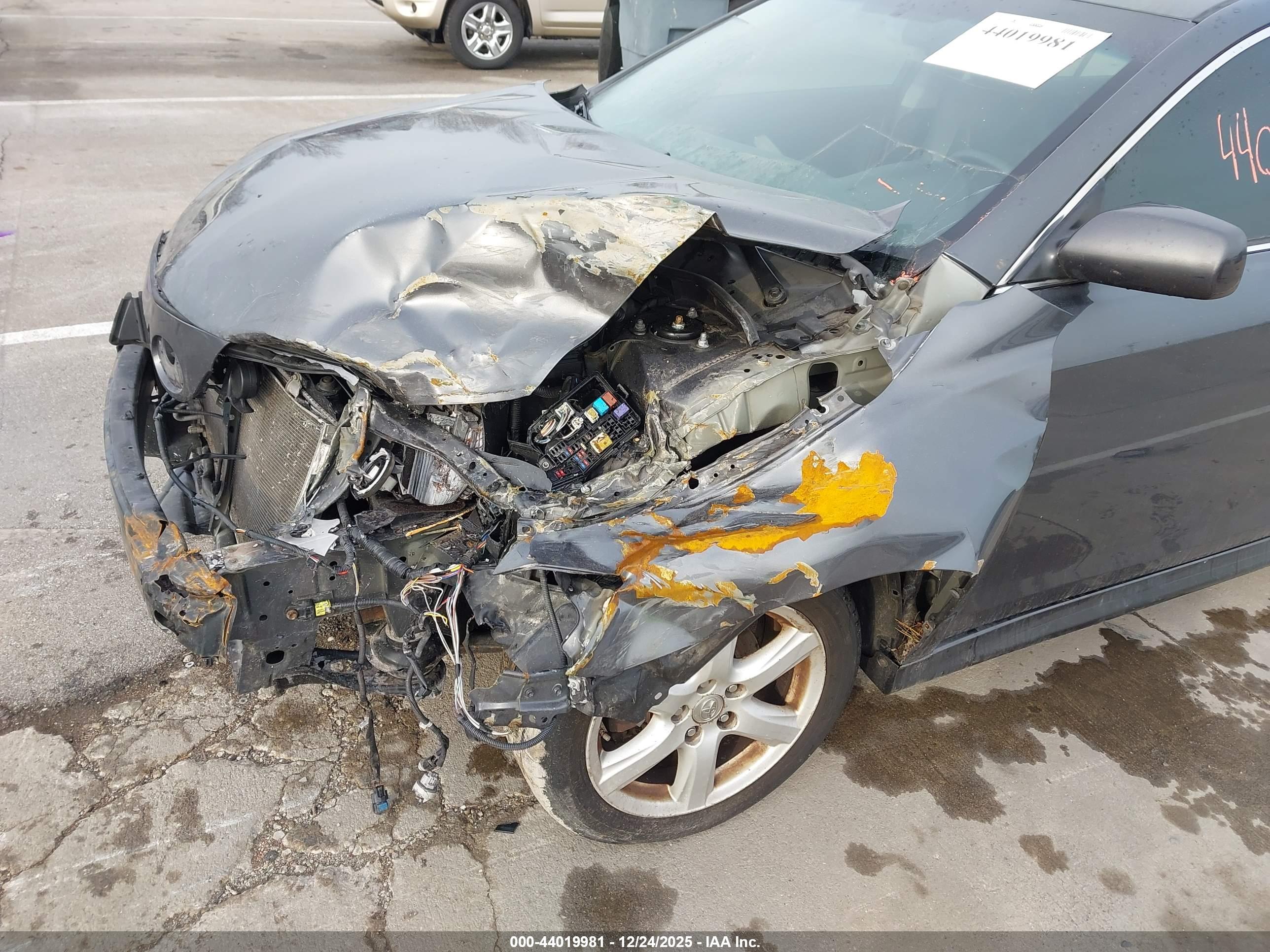 TOYOTA CAMRY image 6