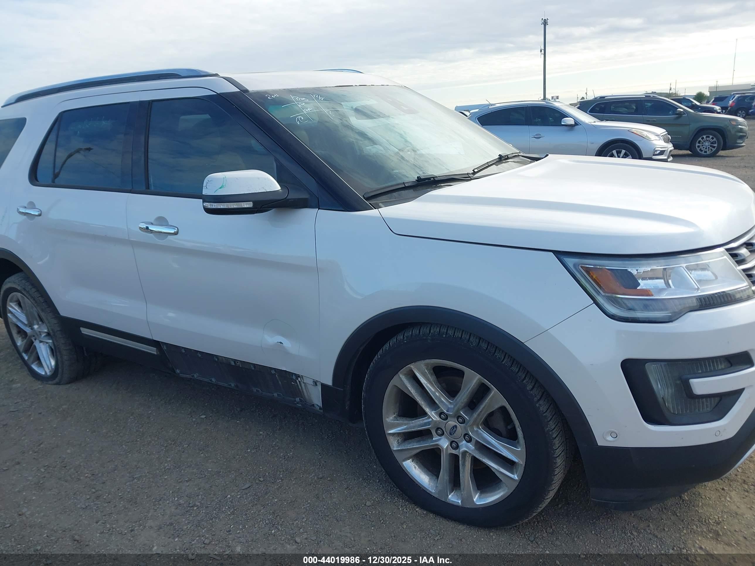 FORD EXPLORER image 6
