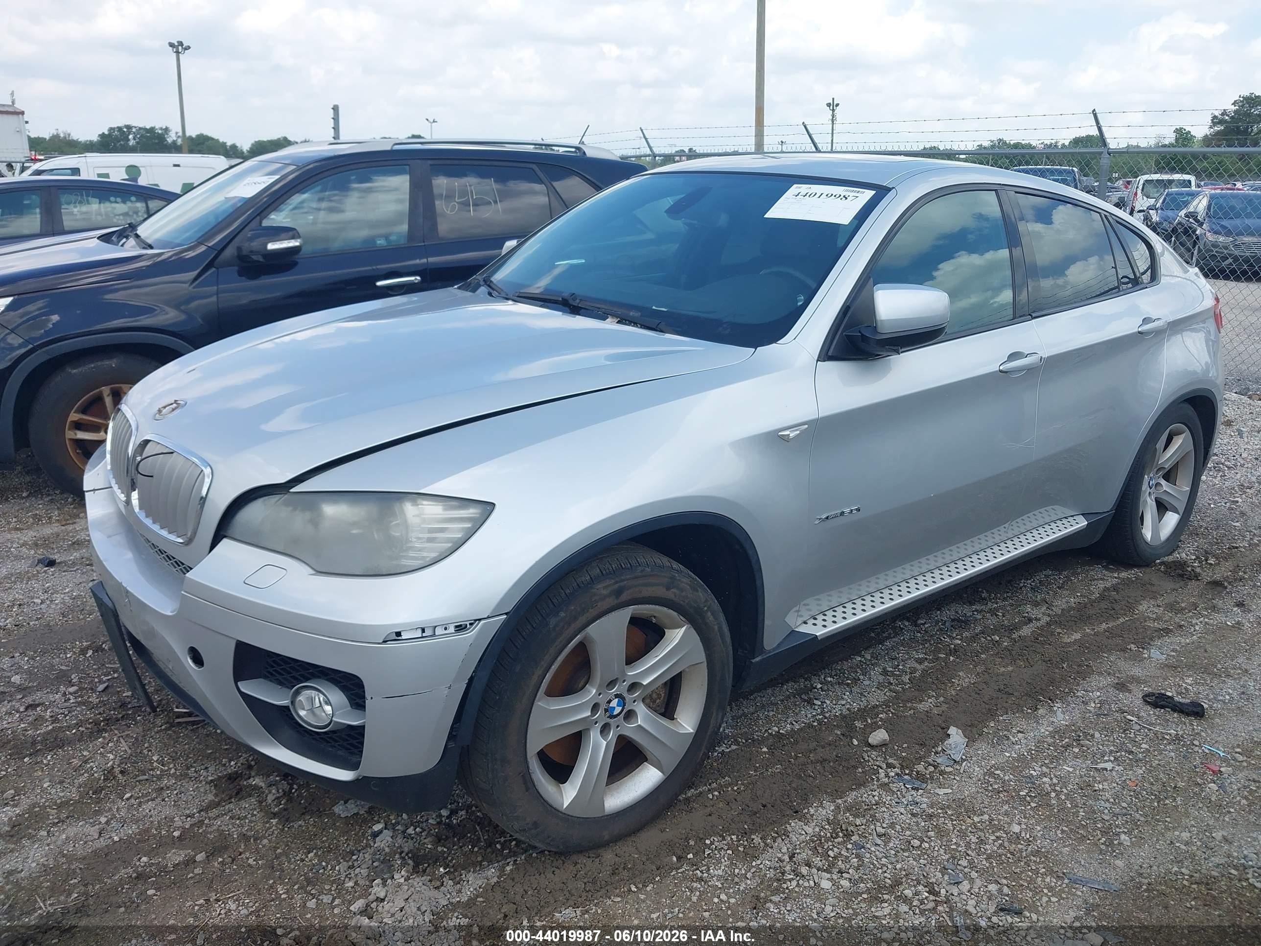 BMW X6 image 2