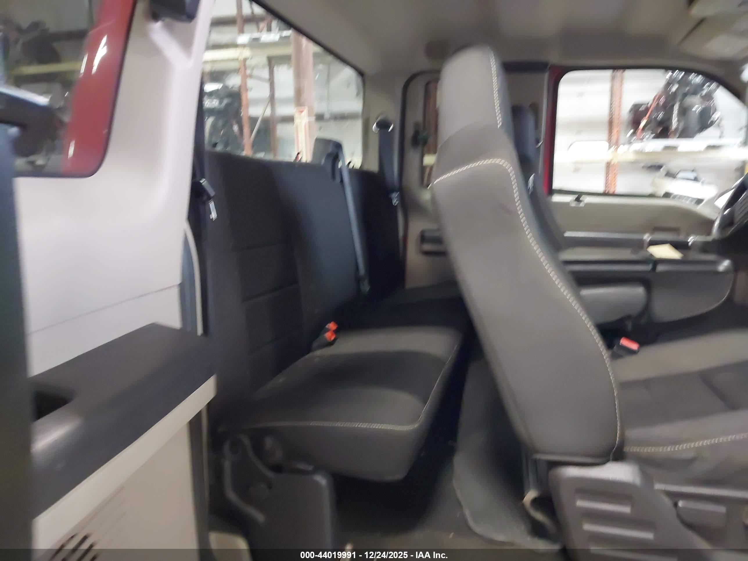 FORD F-250 image 8