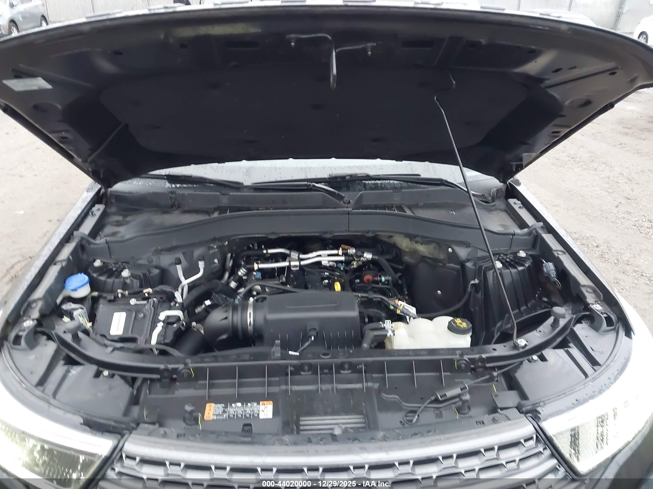 FORD EXPLORER image 10