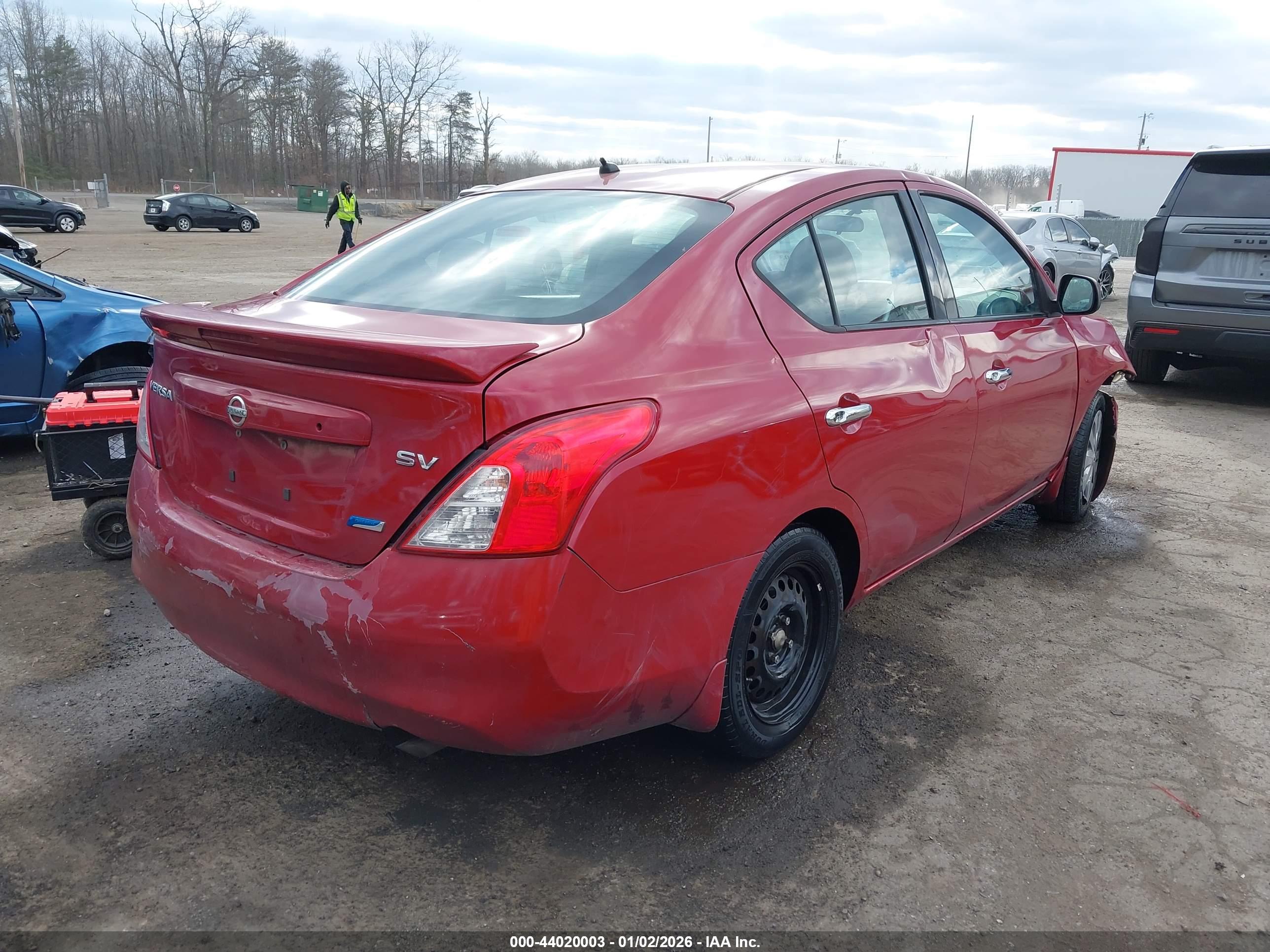 NISSAN VERSA image 4
