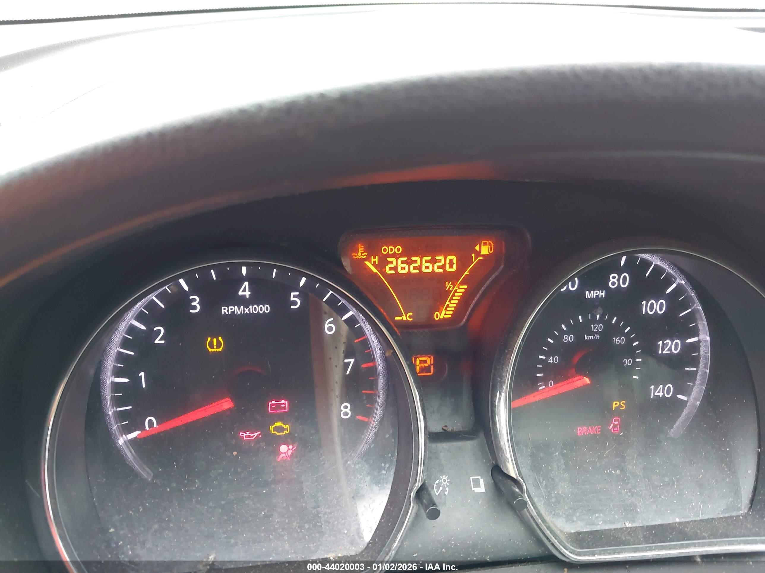 NISSAN VERSA image 7