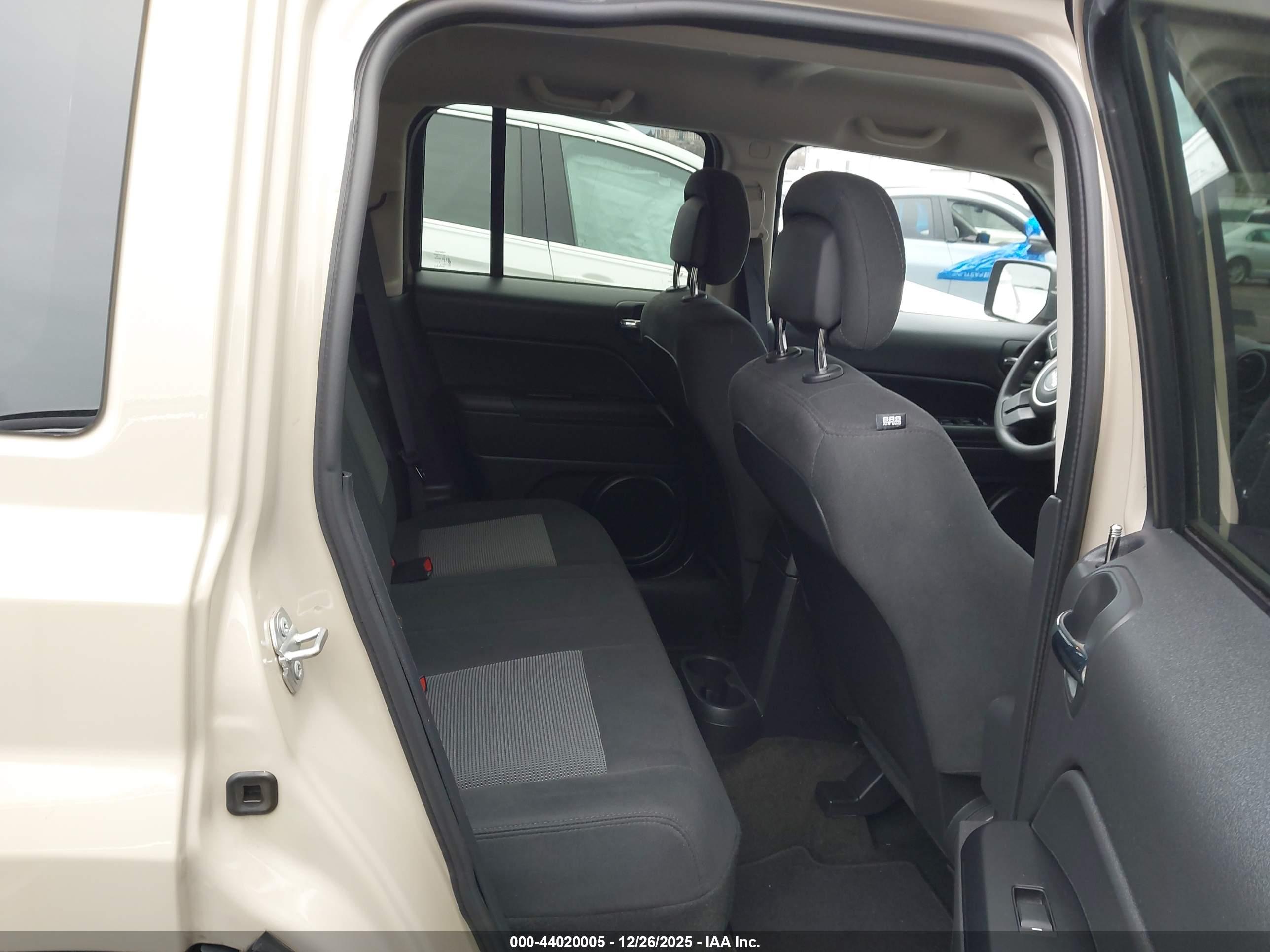 JEEP PATRIOT image 8