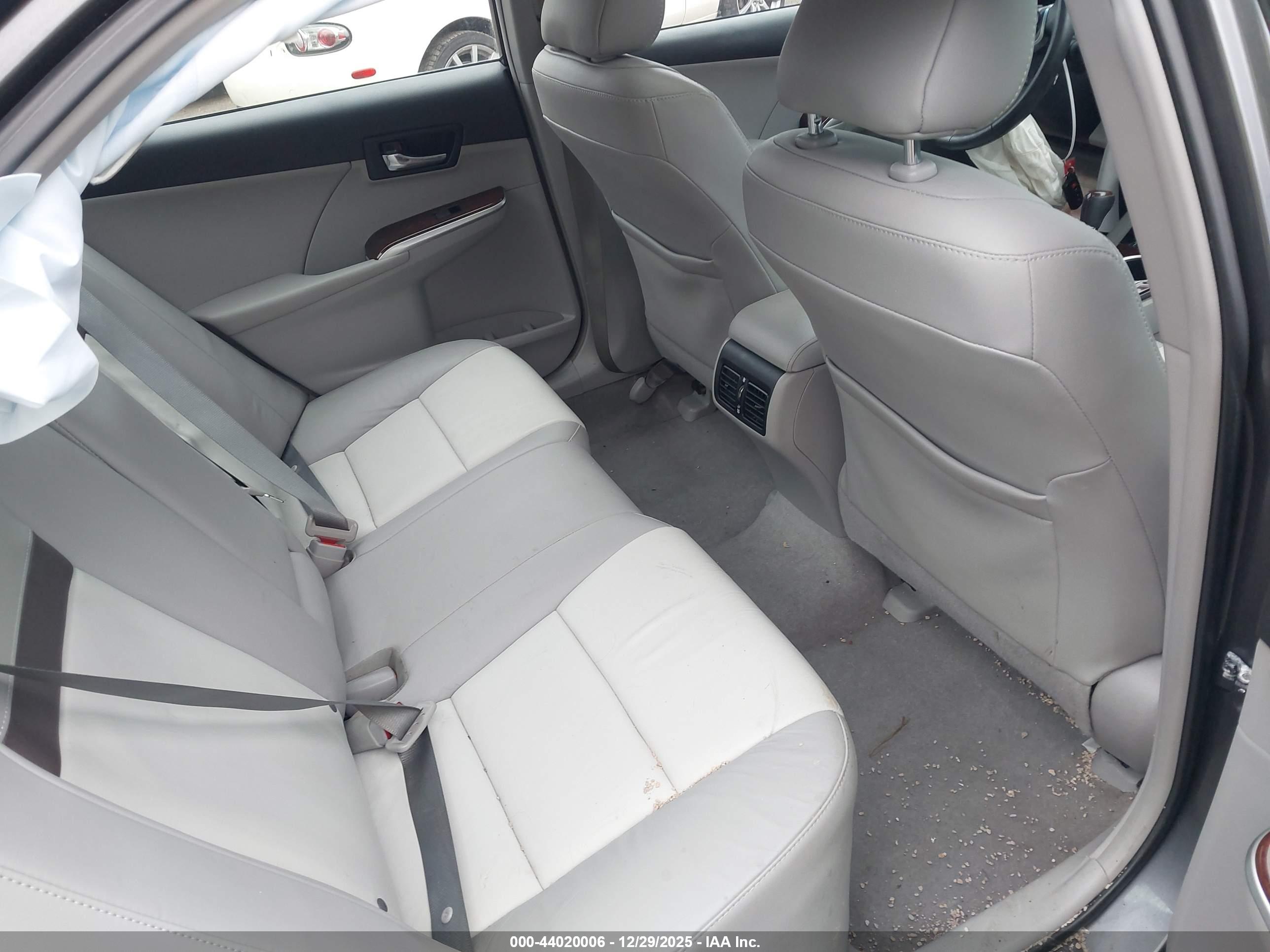 TOYOTA CAMRY image 8