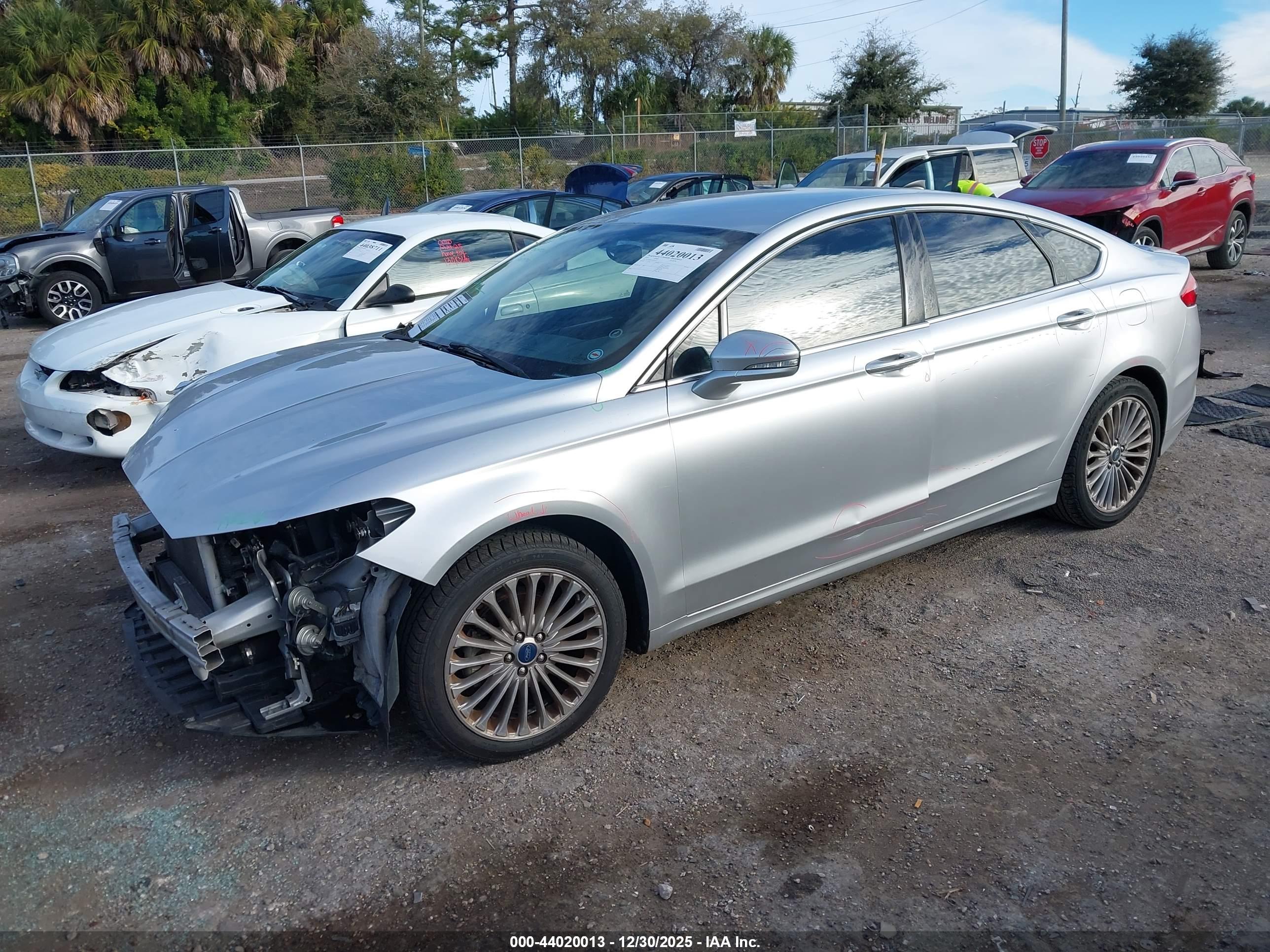 FORD FUSION image 2