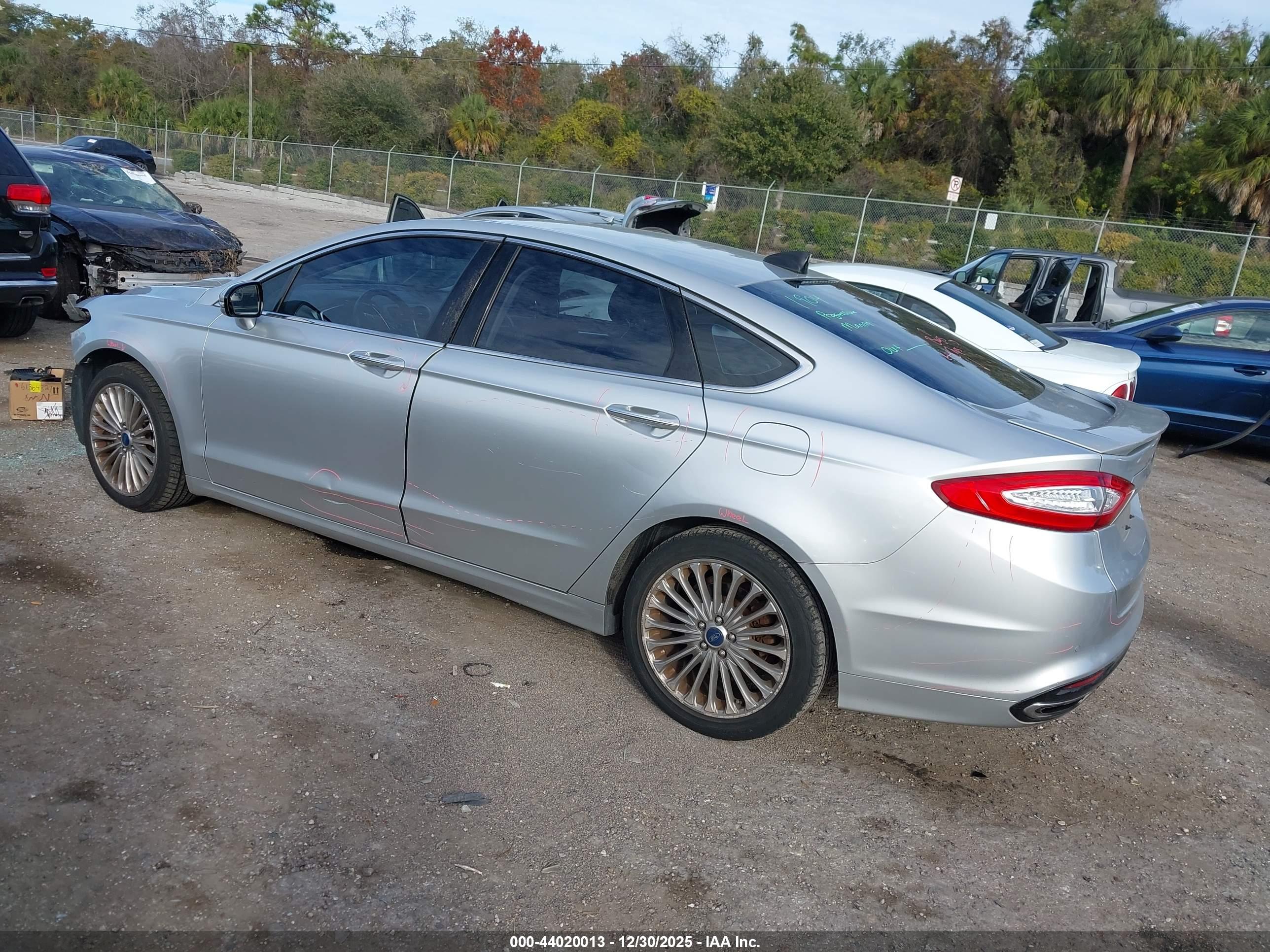 FORD FUSION image 3